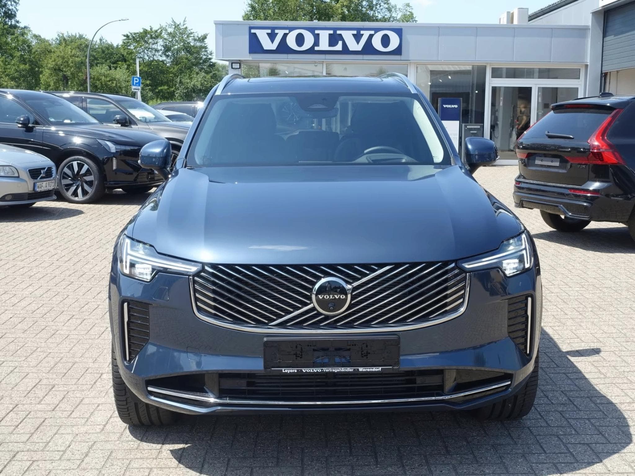 Volvo XC90 Plus Bright T8 AWD/ Pano/HeadUp/360° (2025) - Photo 4