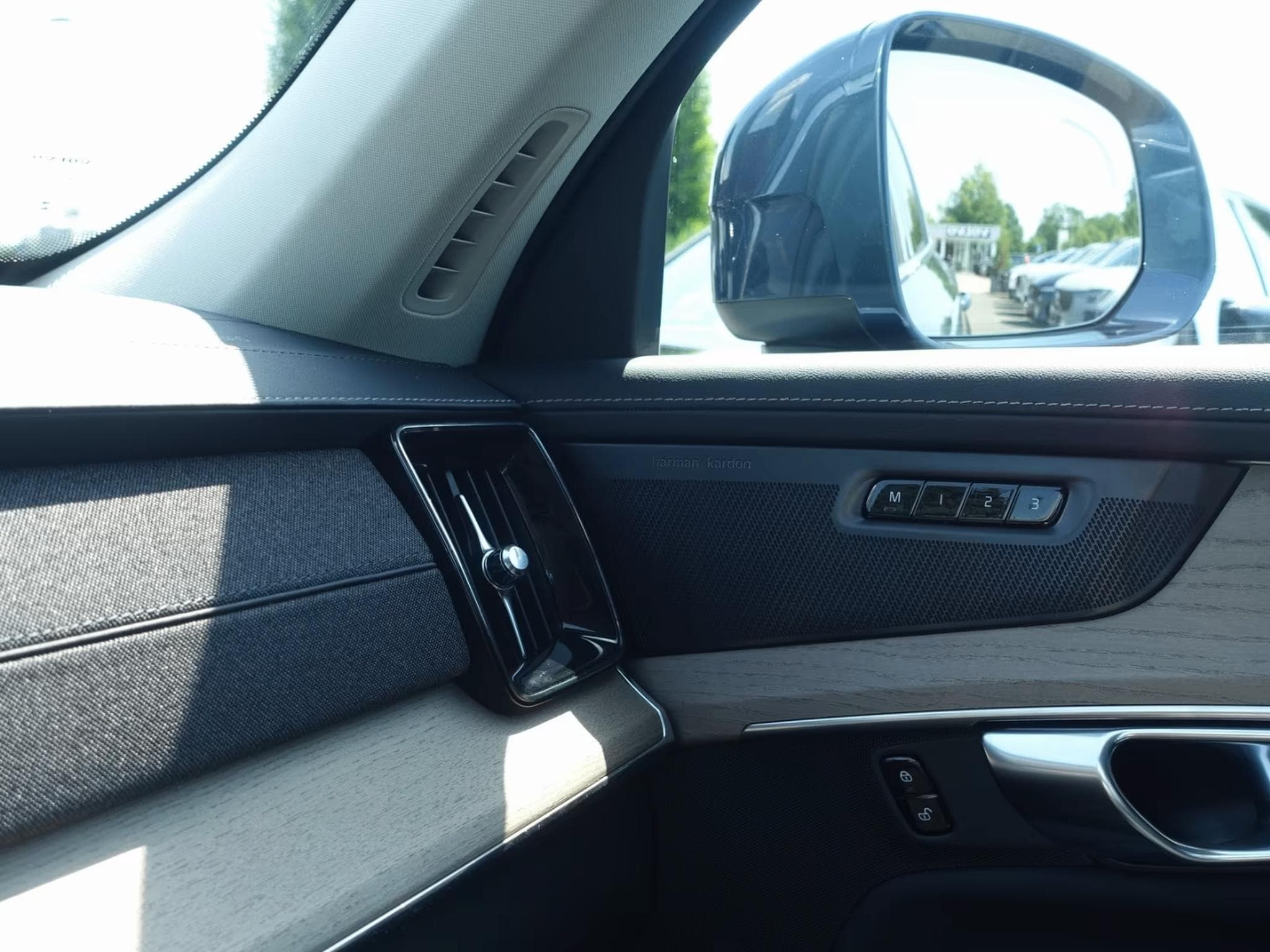Volvo XC90 Plus Bright T8 AWD/ Pano/HeadUp/360° (2025) - Photo 14