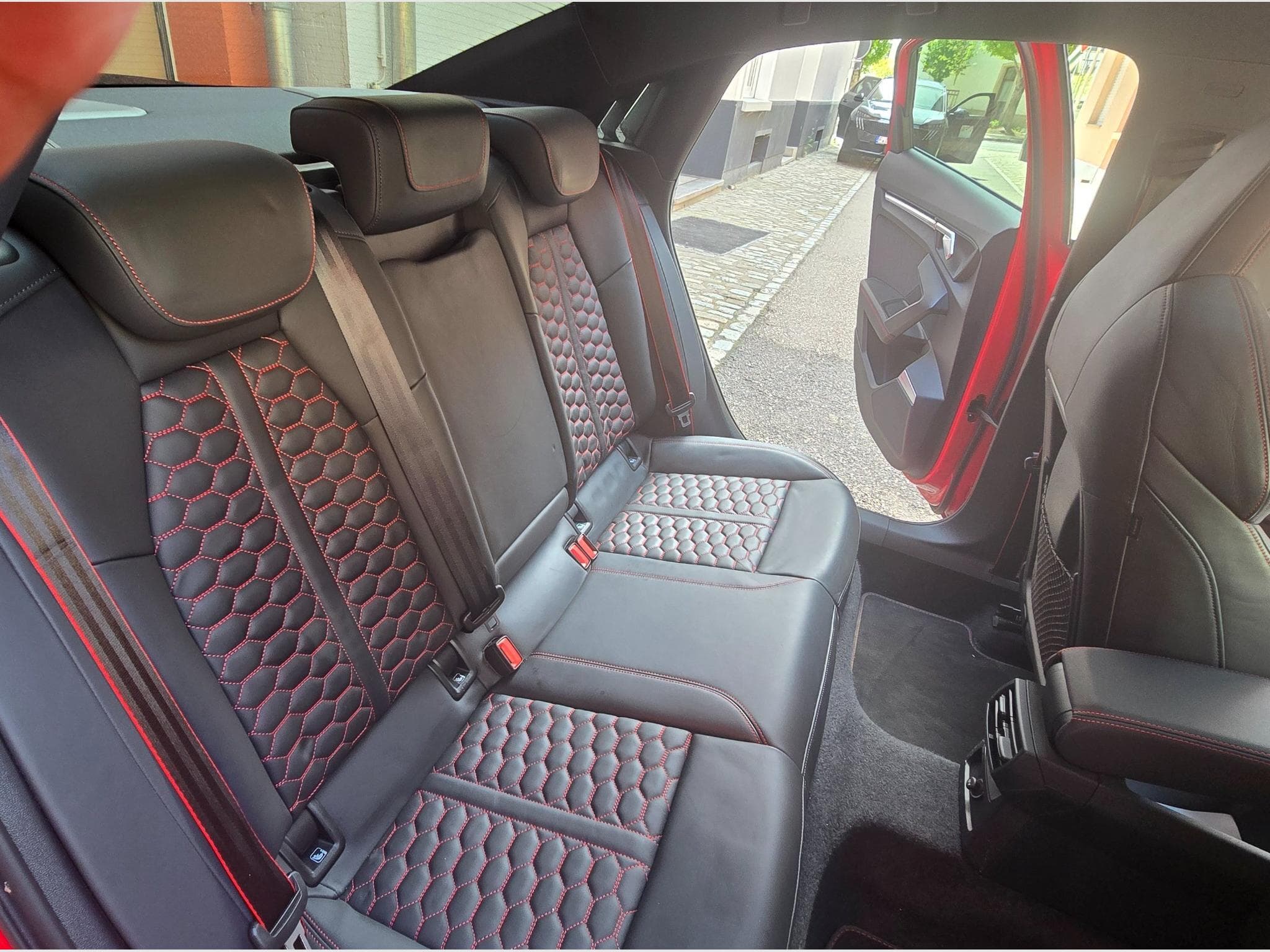 Audi RS3 TFSI Limousine quattro S tronic (2024) - Photo 6