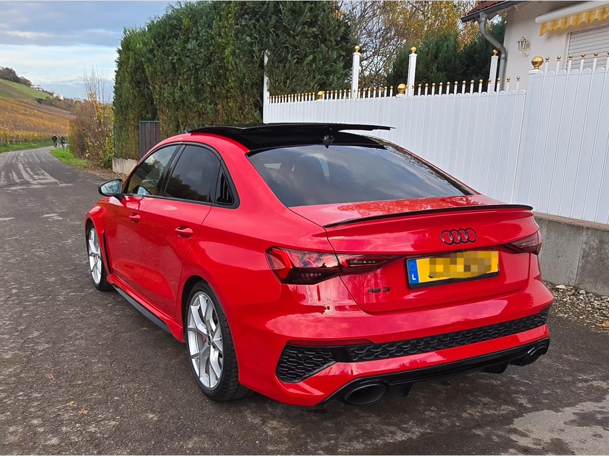 Audi RS3 TFSI Limousine quattro S tronic (2024) - Photo 3
