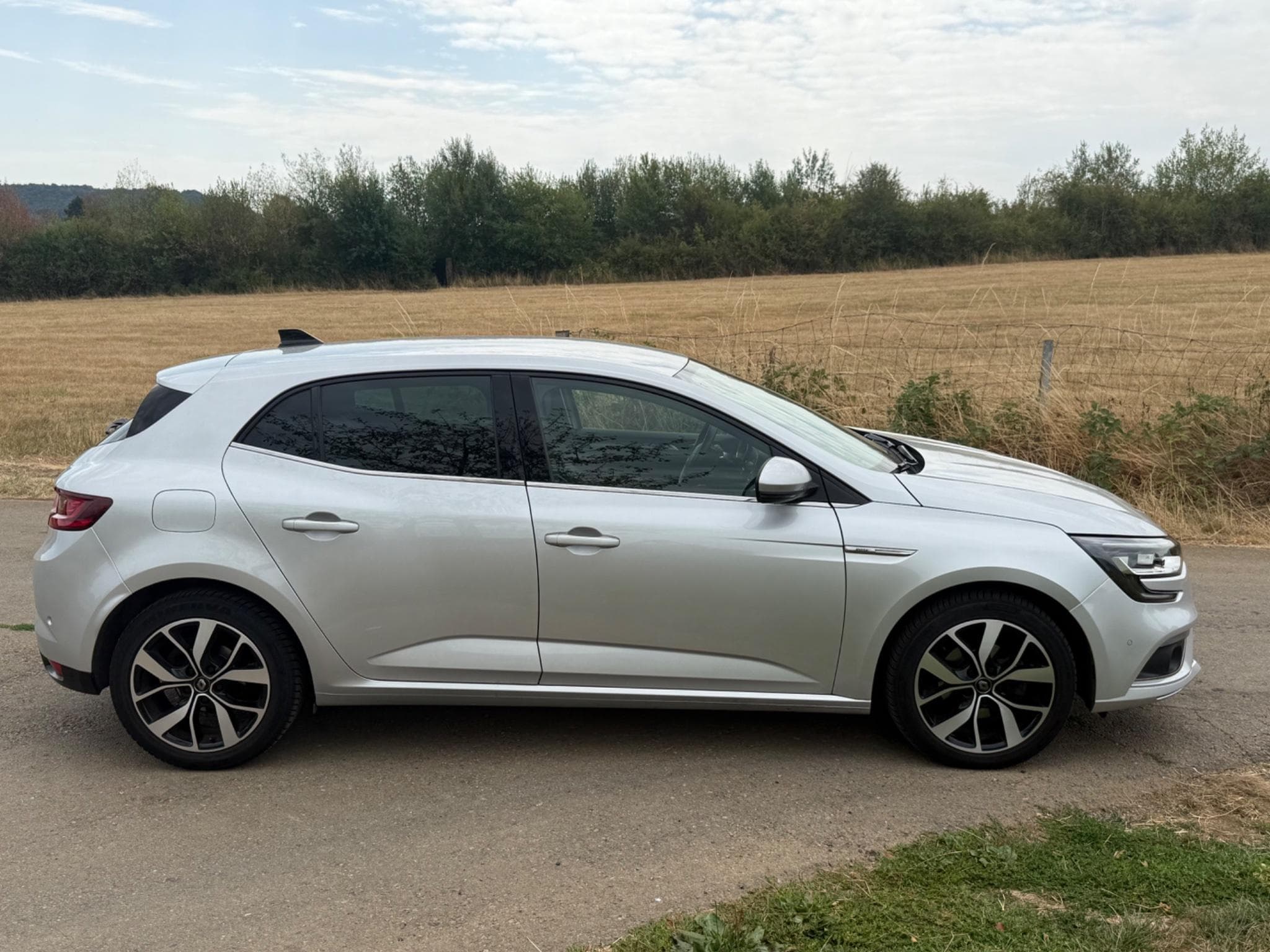 Renault Megane Bose Edition blue dCi 115 (2020) - Photo 7