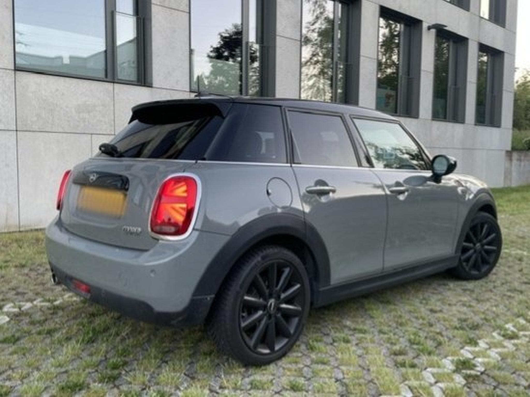 Mini Cooper Chili Moonwalk Grey metallic (2020) - Photo 2