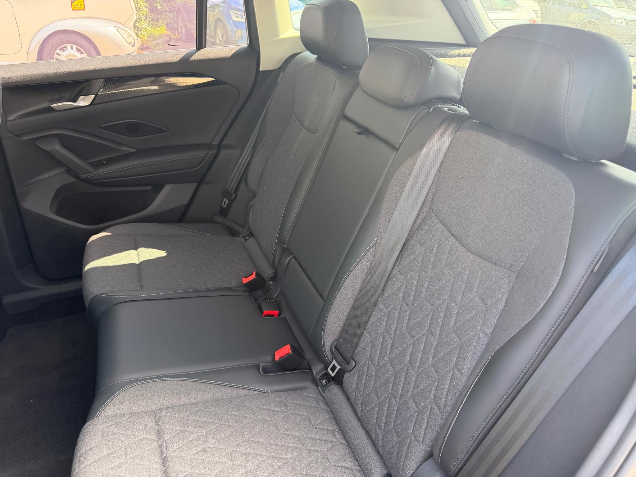 VW Tiguan Life 1.5 eTSI 110 kW DSG (2026) - Photo 6