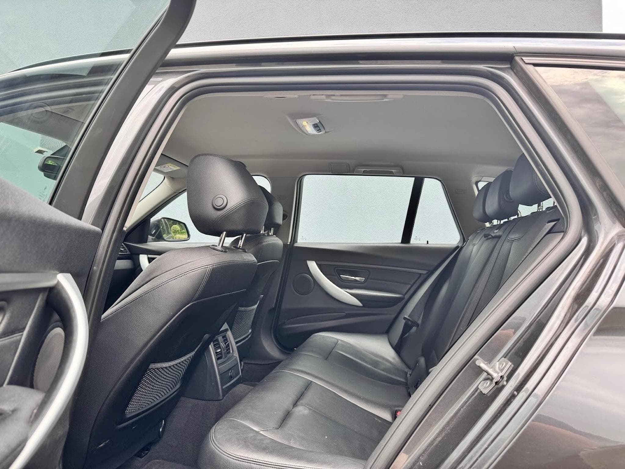 BMW 330 DA XDRIVE TOURING LUXURY 258 CV DKG (2013) - Photo 4