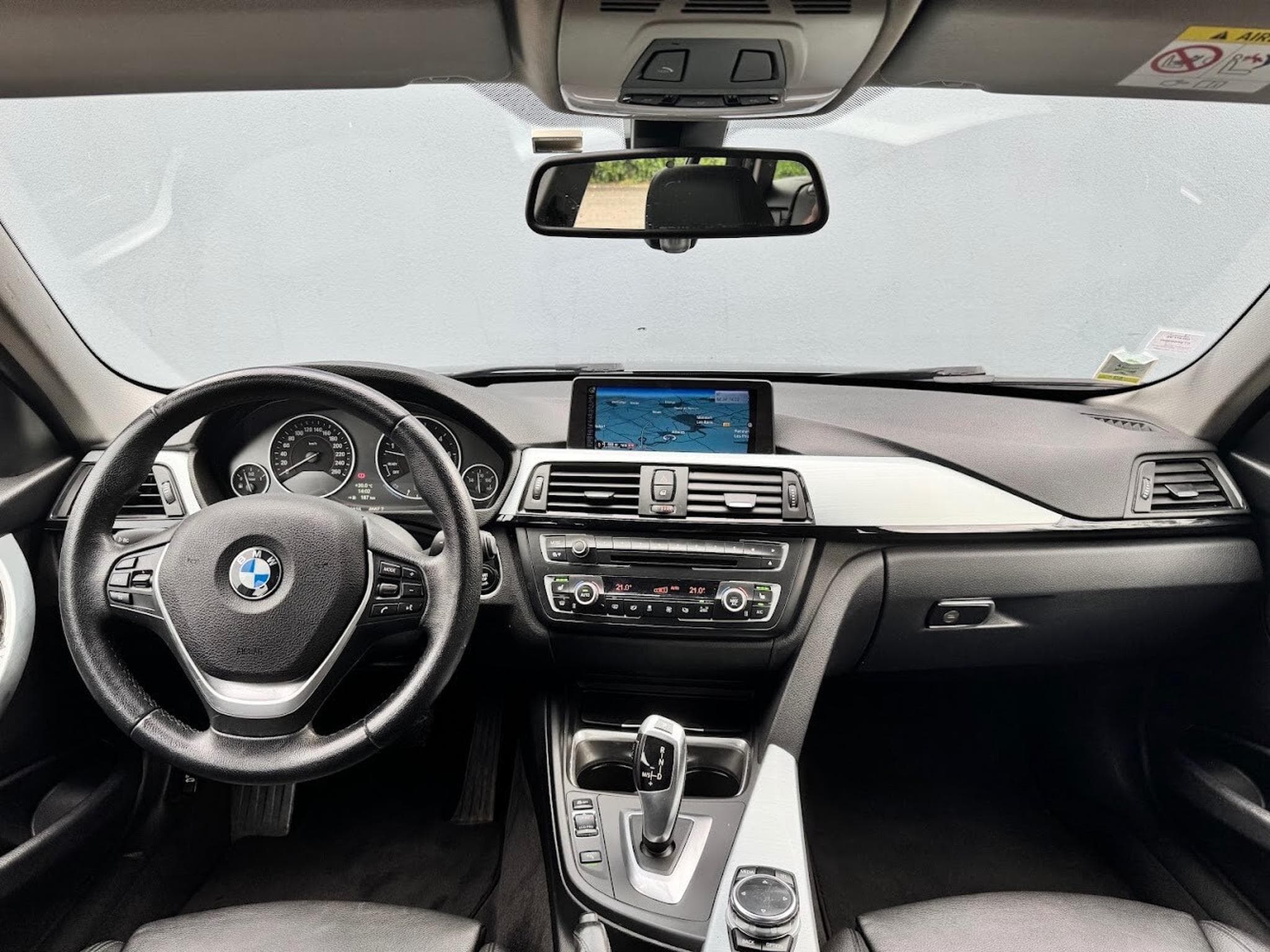 BMW 330 DA XDRIVE TOURING LUXURY 258 CV DKG (2013) - Photo 8