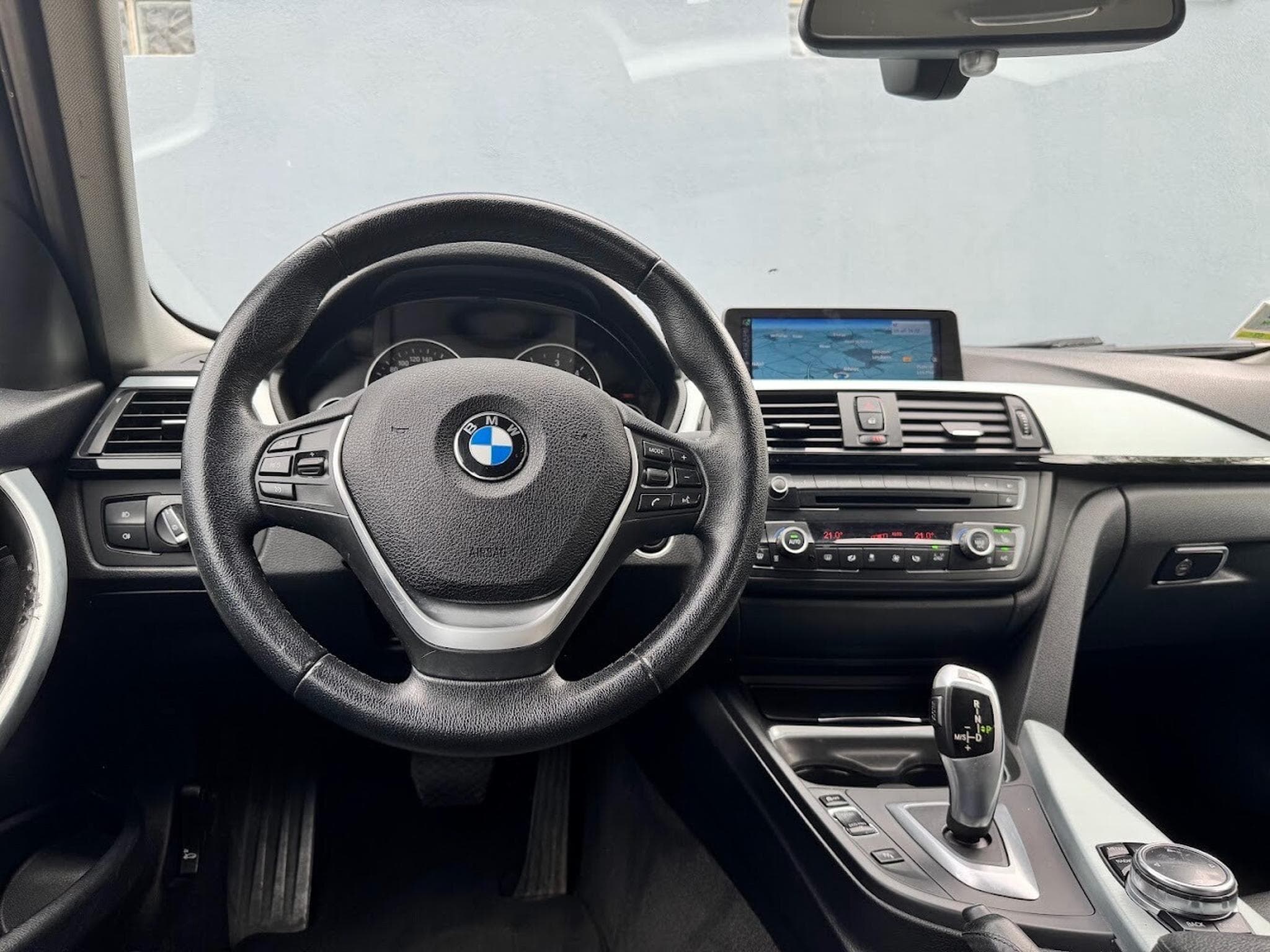 BMW 330 DA XDRIVE TOURING LUXURY 258 CV DKG (2013) - Photo 9