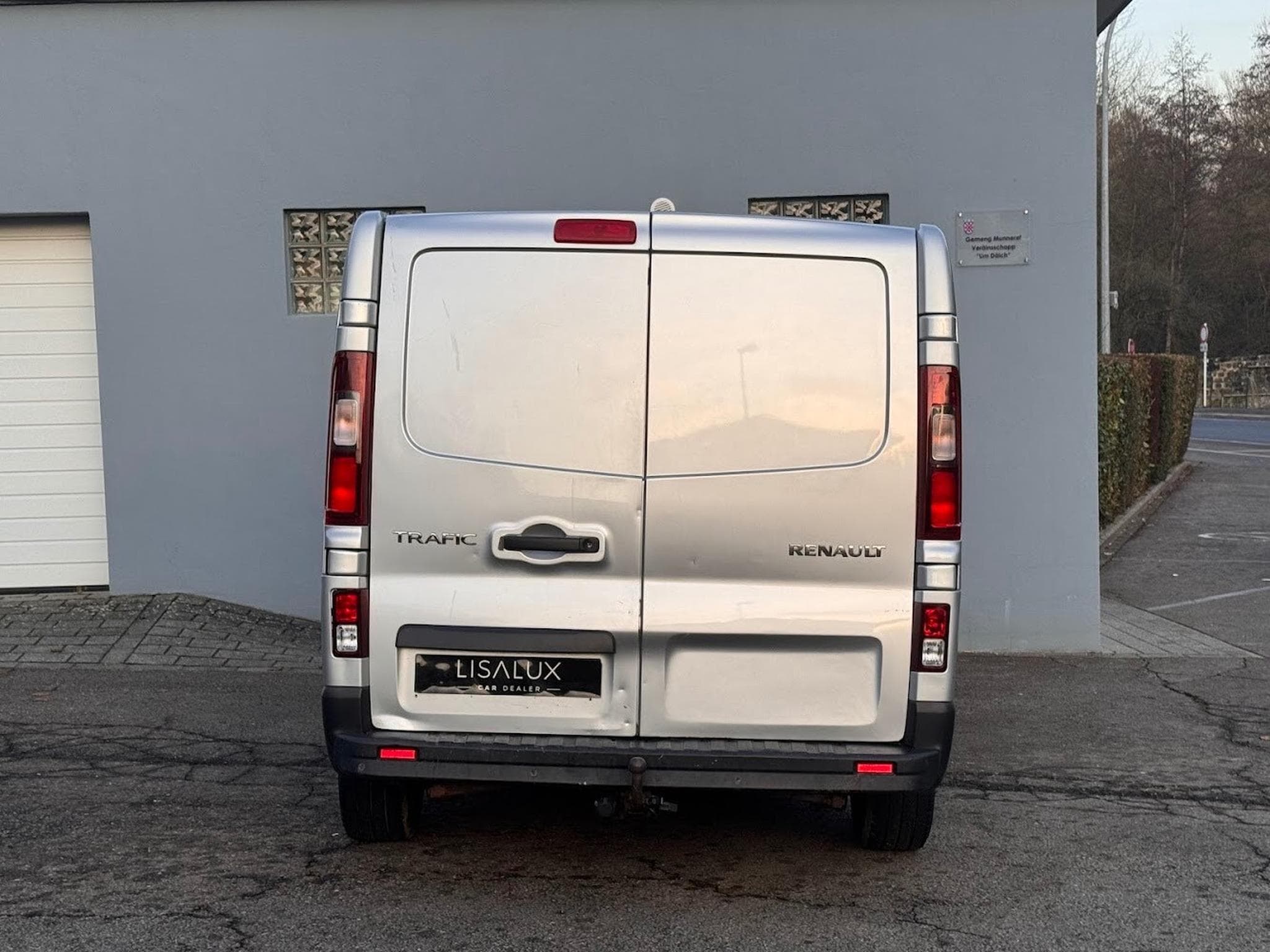 Renault Trafic 1.6 DCI 120 CV L1H1 SIEGES CHAUFFANTS ATTELAGE CLIM REG TEL (2014) - Photo 9