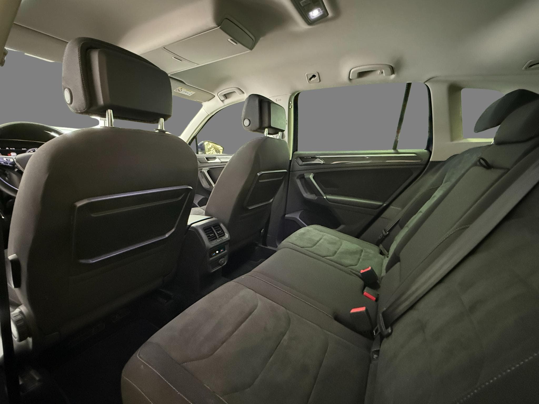VW Tiguan 2.0TSI 4Motion Highline DSG (2018) - Photo 7