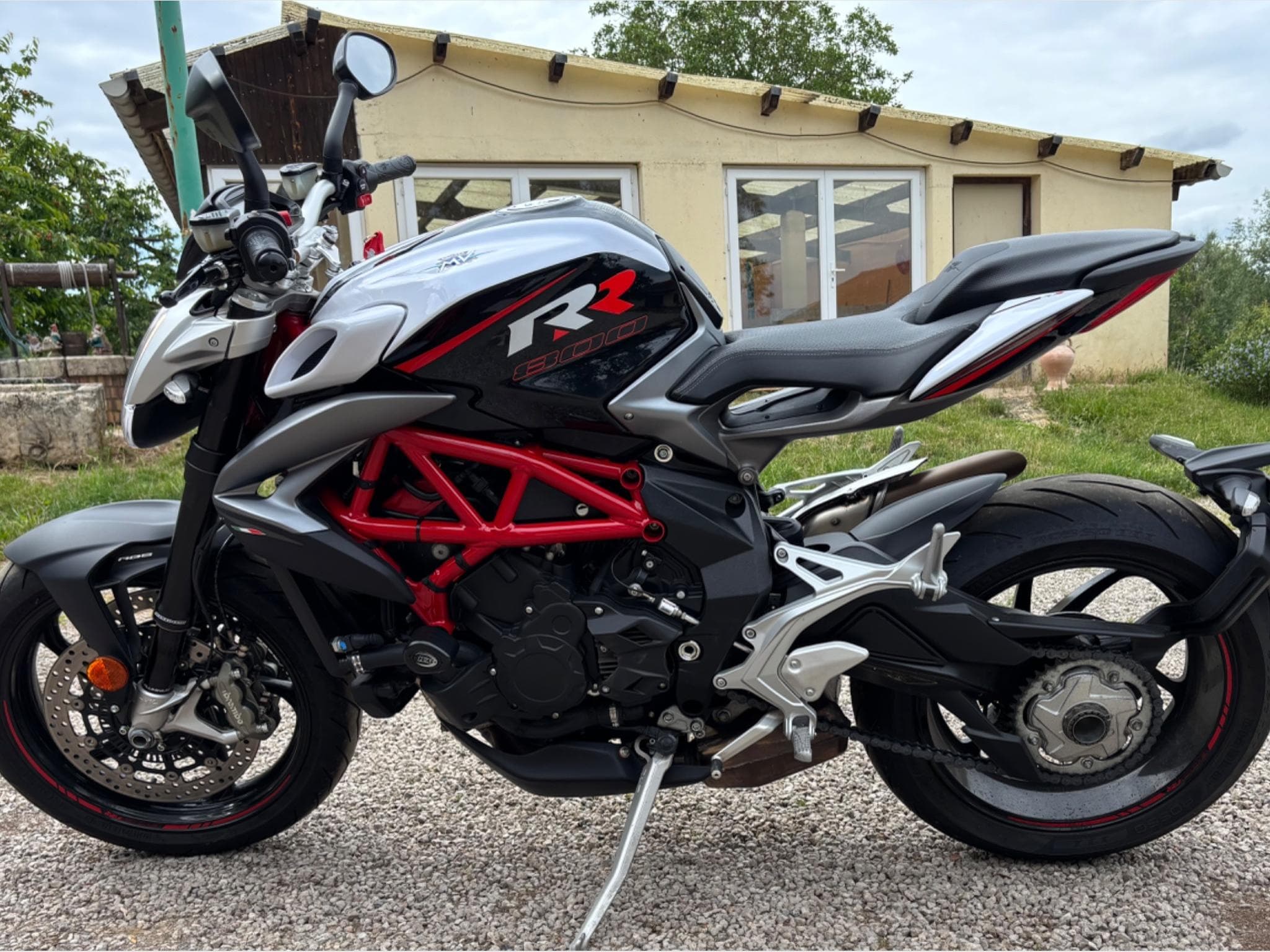 MV Agusta Brutale 800 RR (2018) - Foto 2