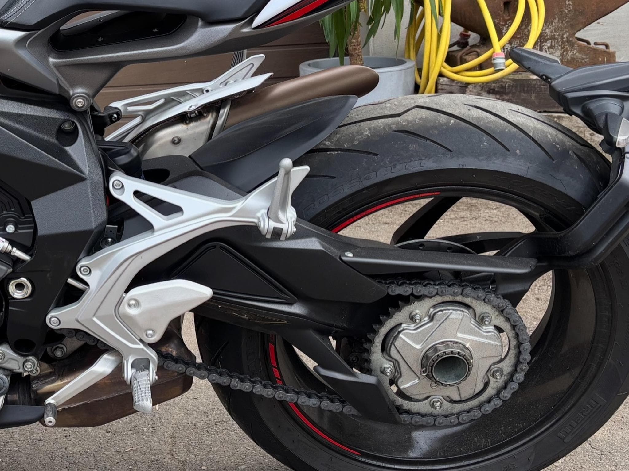 MV Agusta Brutale 800 RR (2018) - Foto 6