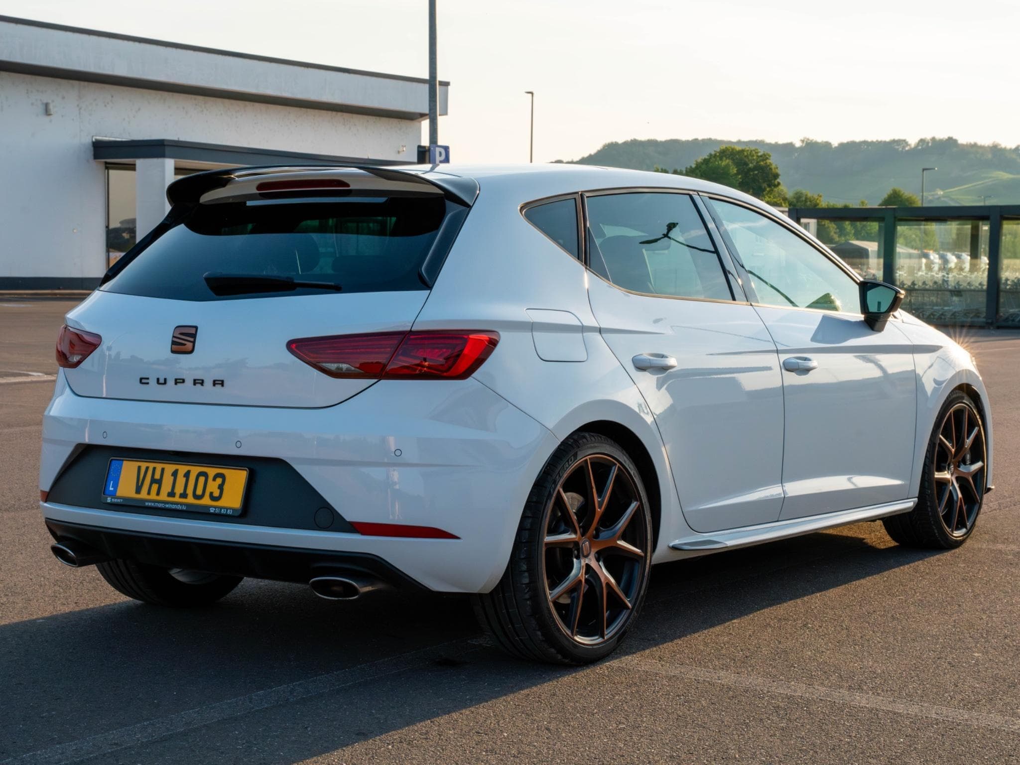 Seat Leon Cupra Carbon Edition (2020) - Photo 1