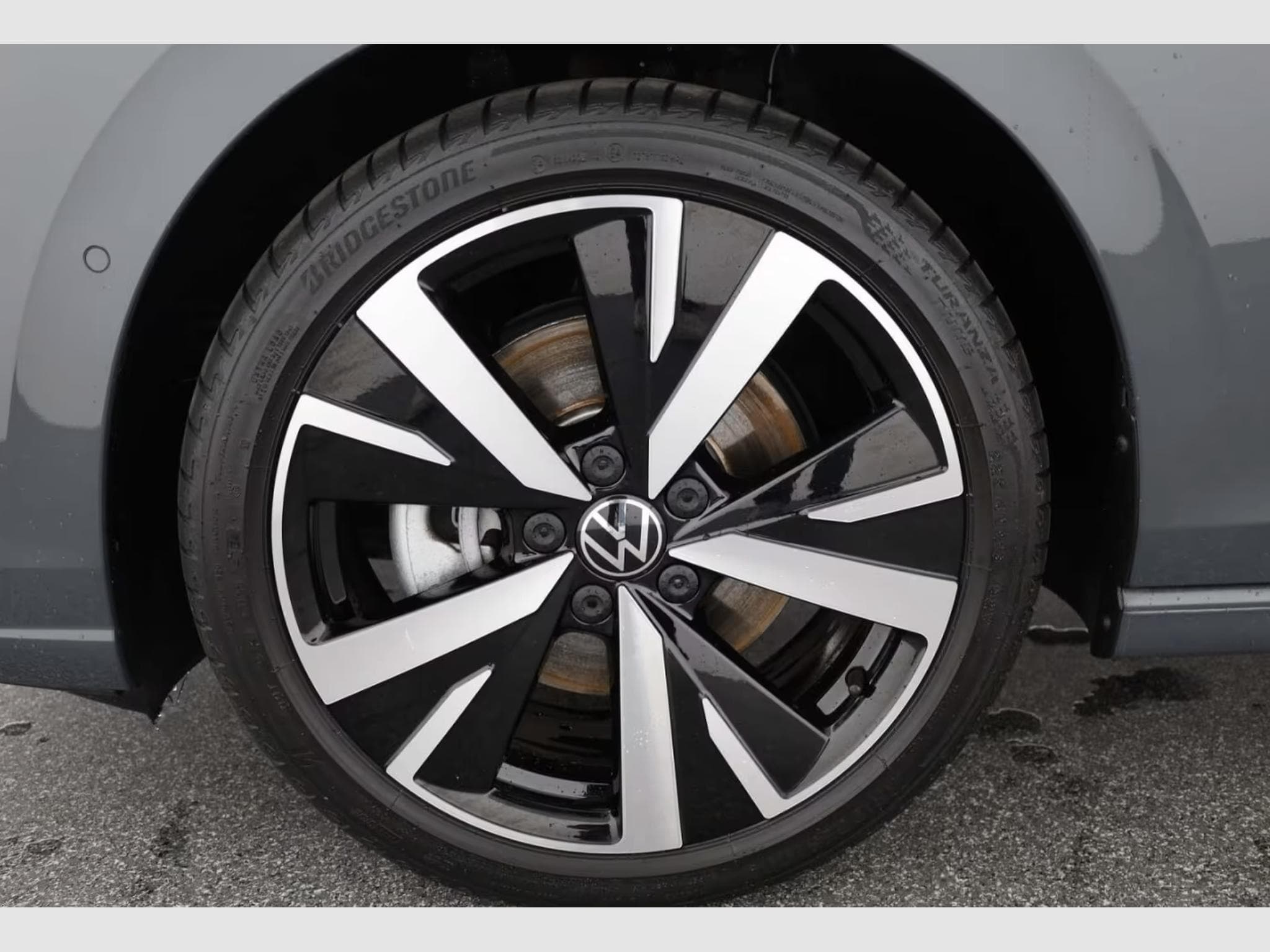 VW Golf VIII 1.5 eHybrid Life DSG NAV/LED/RFK/ACC/18'' (2025) - Photo 6