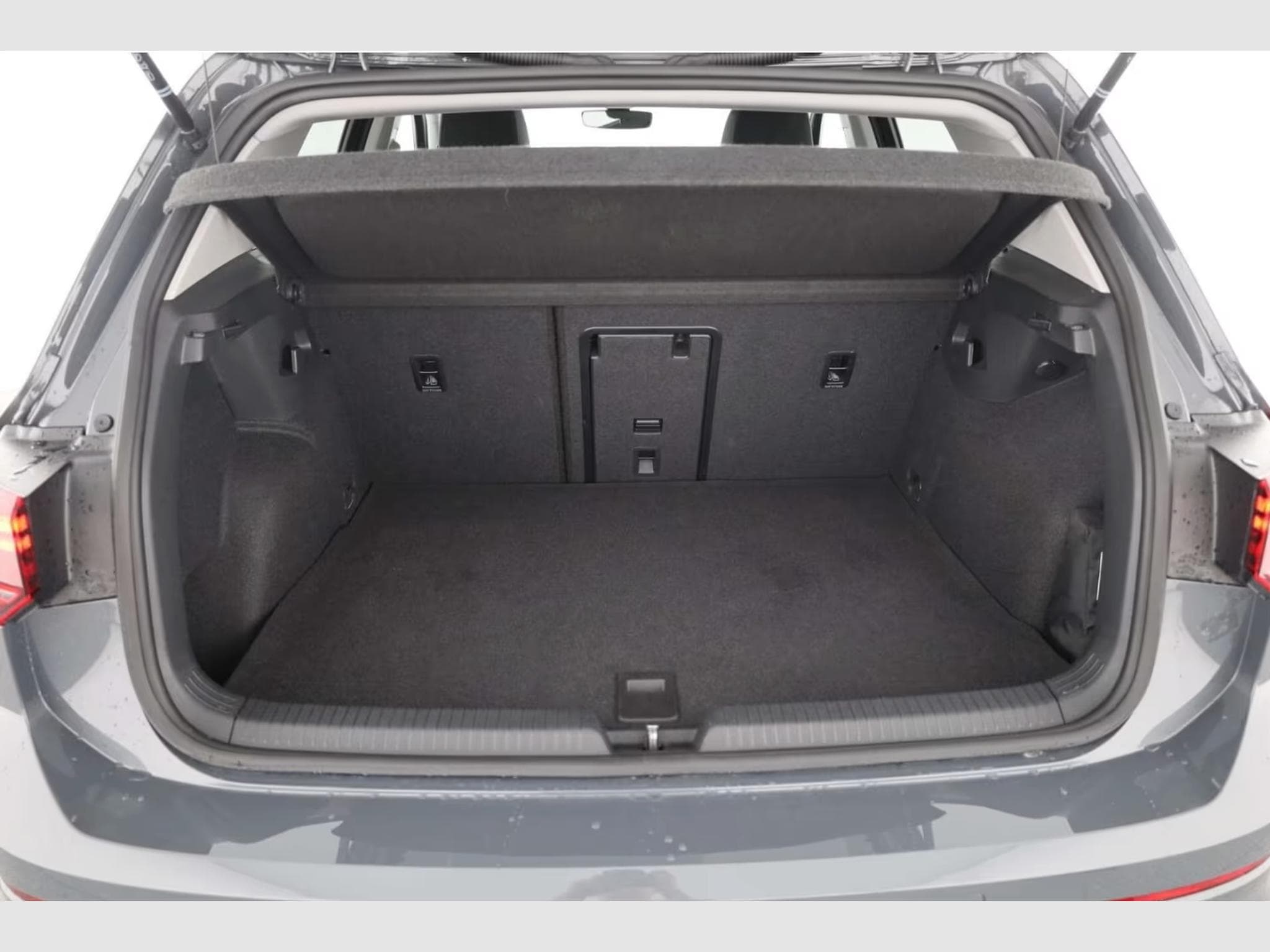 VW Golf VIII 1.5 eHybrid Life DSG NAV/LED/RFK/ACC/18'' (2025) - Photo 10