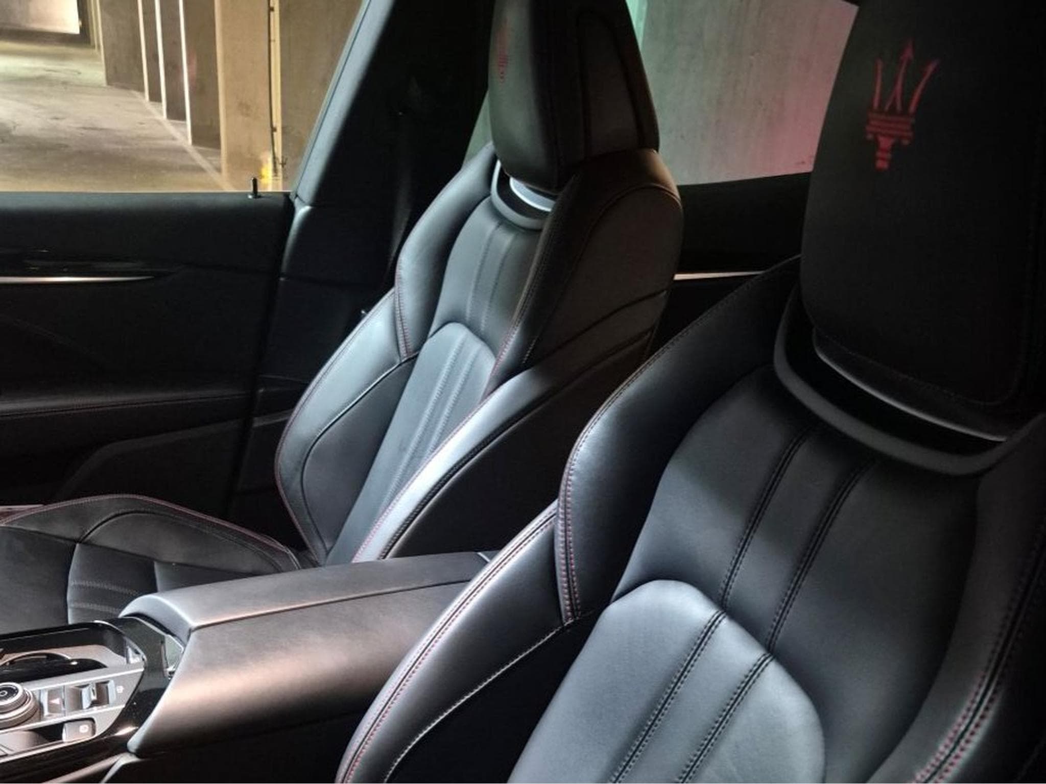 Maserati Levante GRANSPORT (2018) - Photo 3