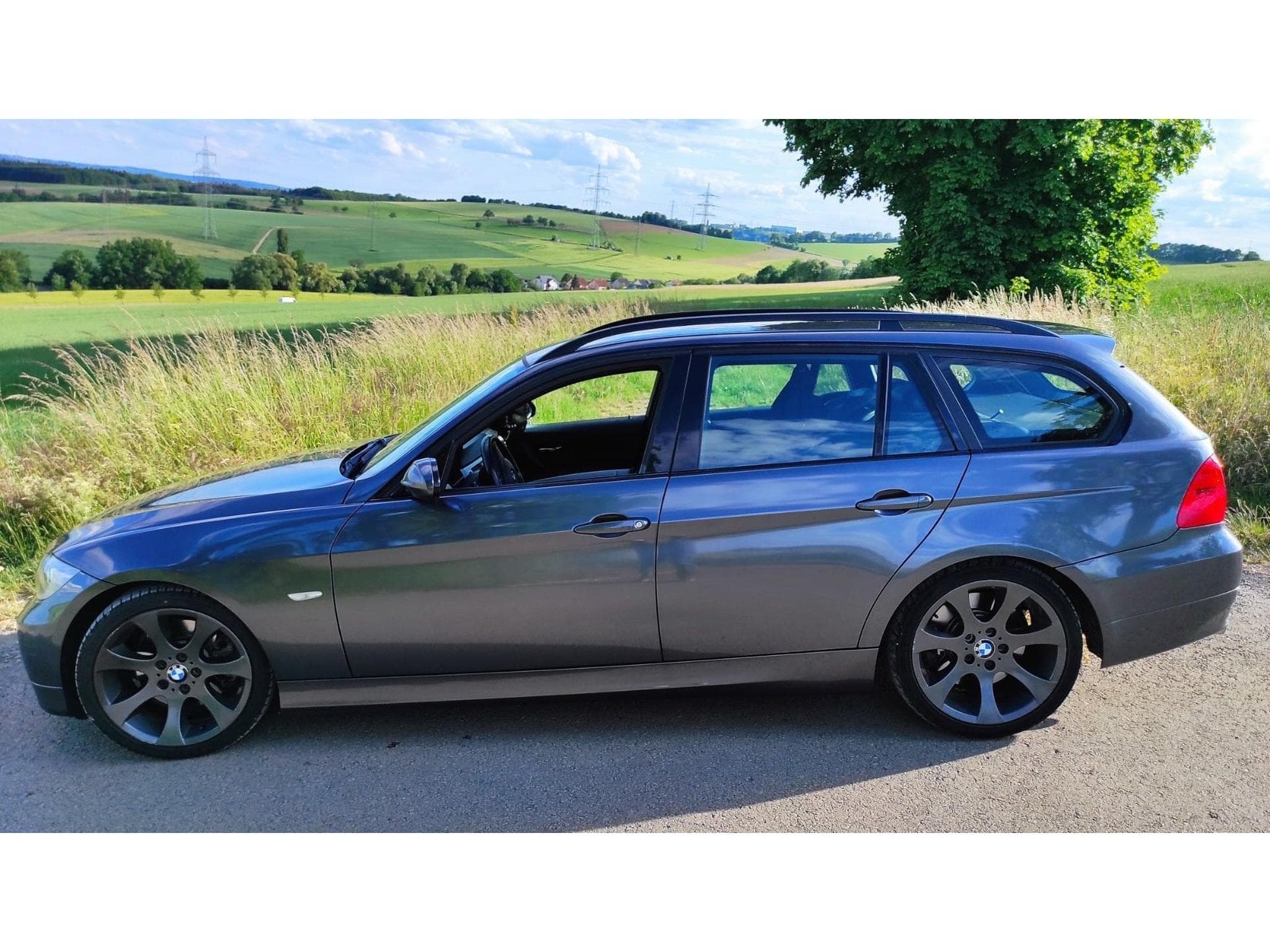 BMW 330 (2006) - Photo 1
