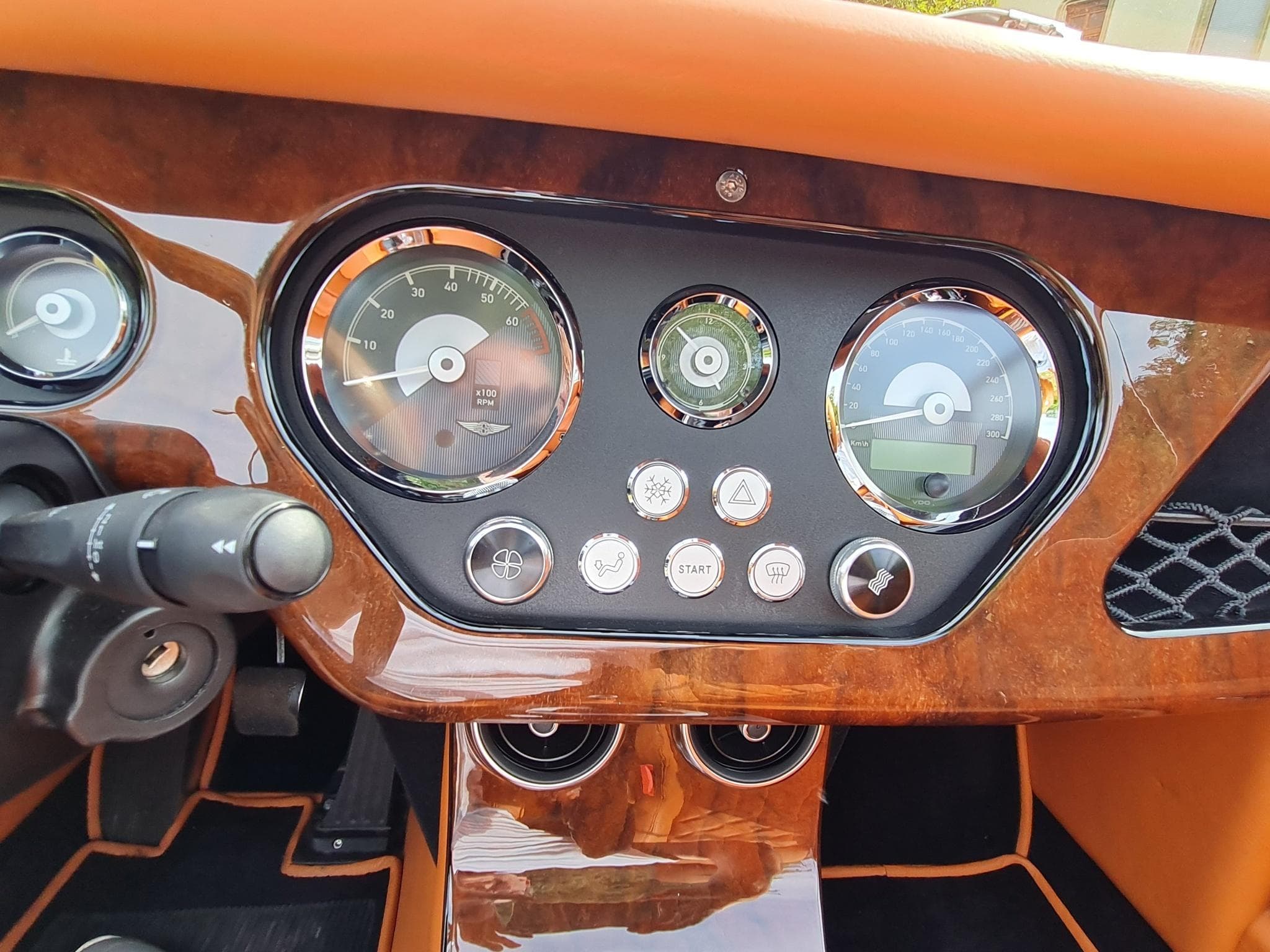 Morgan Plus 4 Plus Four (2021) - Photo 8