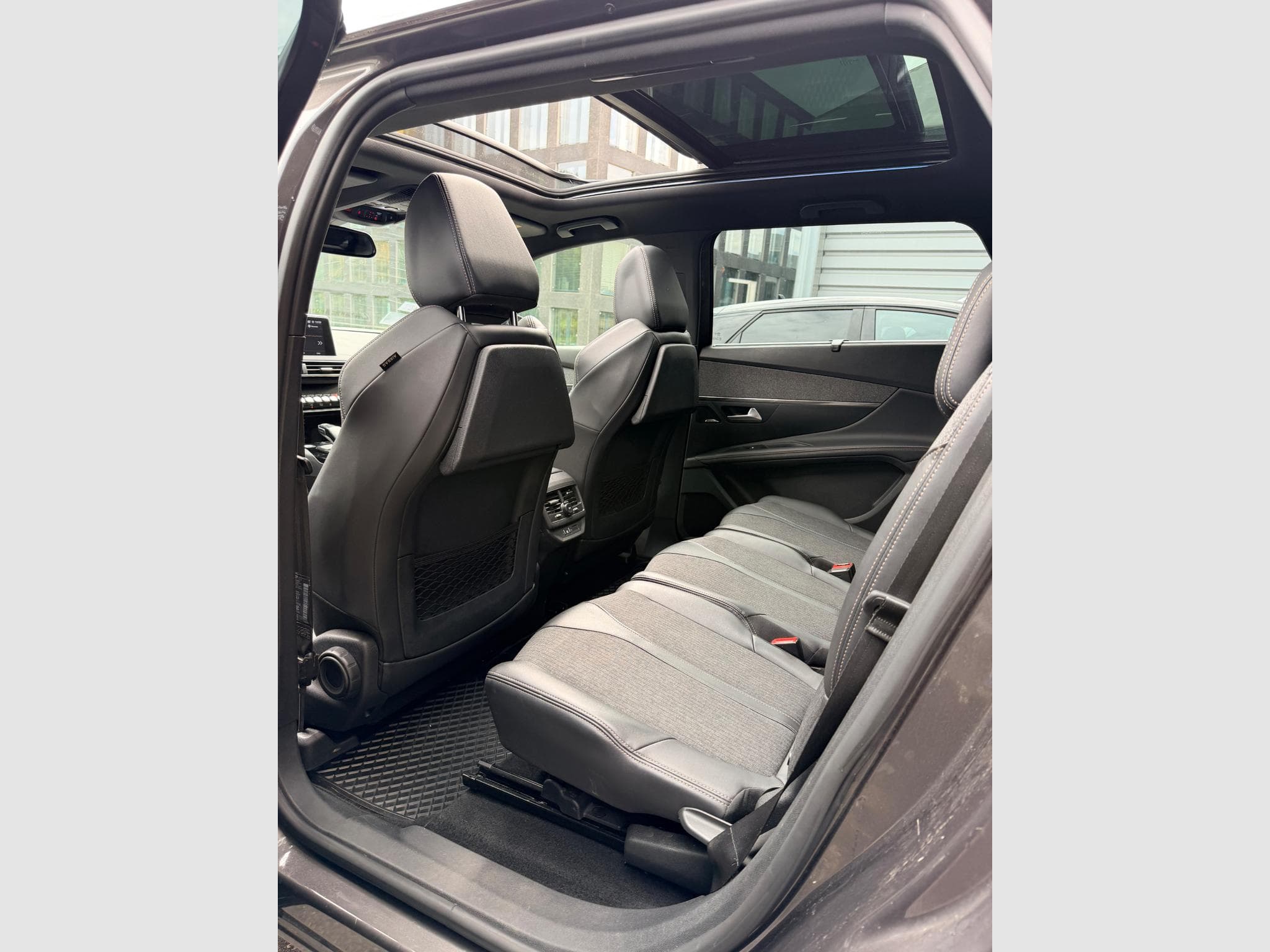 Peugeot 5008 2.0 HDI EAT8 179 ps GTline 7 place (2018) - Photo 8
