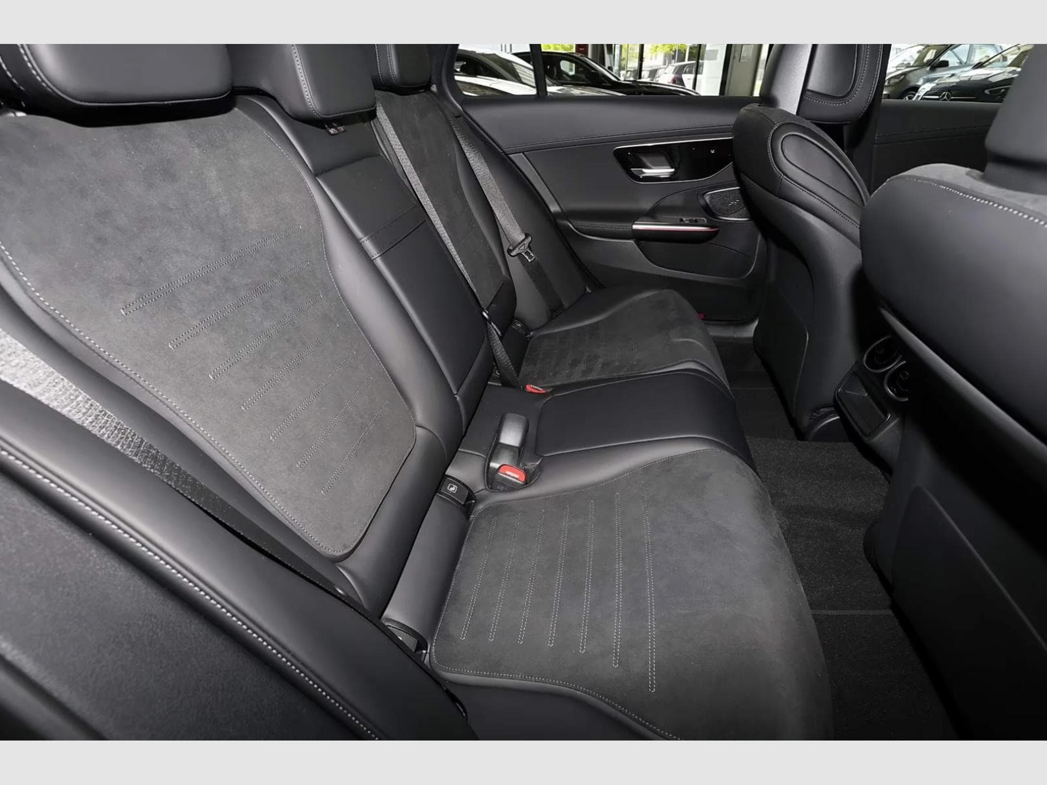Mercedes C 200 d T AMG MBUX+LED+Pano+360° (2025) - Foto 9