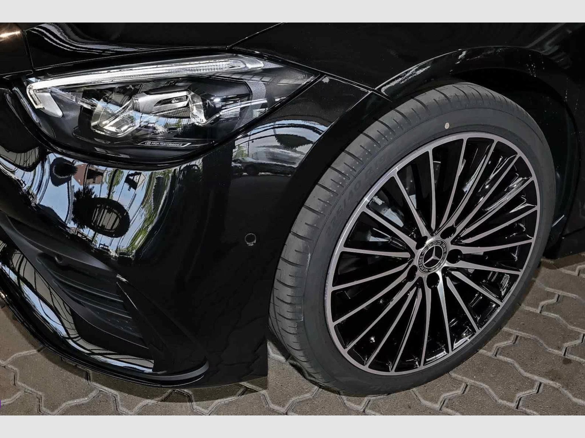 Mercedes C 200 d T AMG MBUX+LED+Pano+360° (2025) - Foto 3
