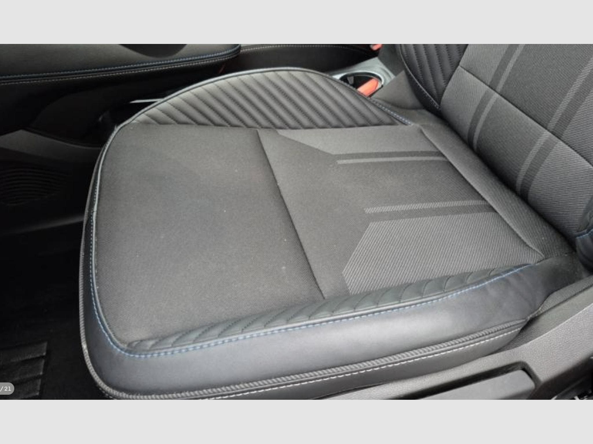 Renault Captur esprit Alpine - E-Tech full hybrid 145 ch (2025) - Foto 16
