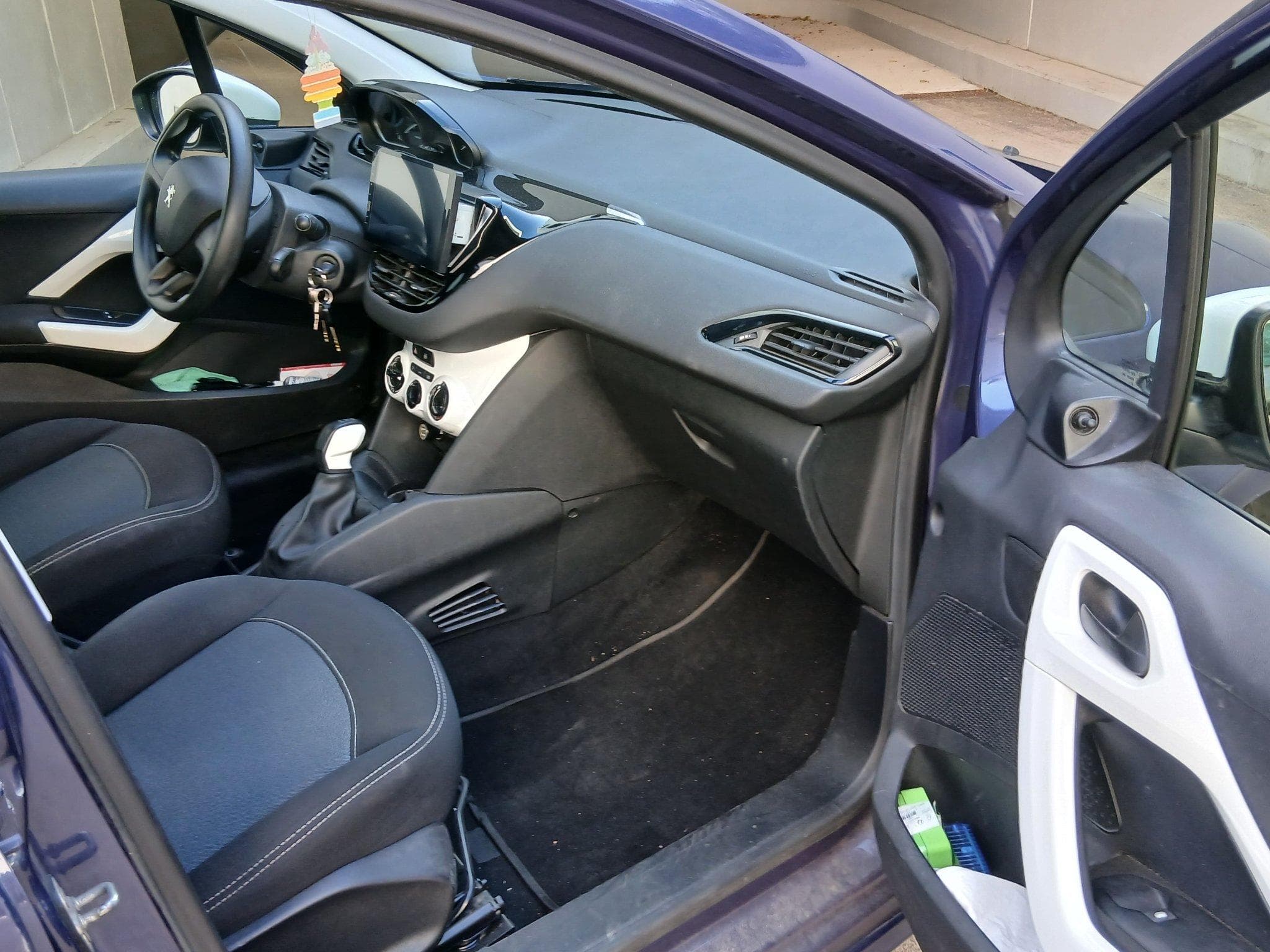 Peugeot 208 Finition like (2017) - Photo 2