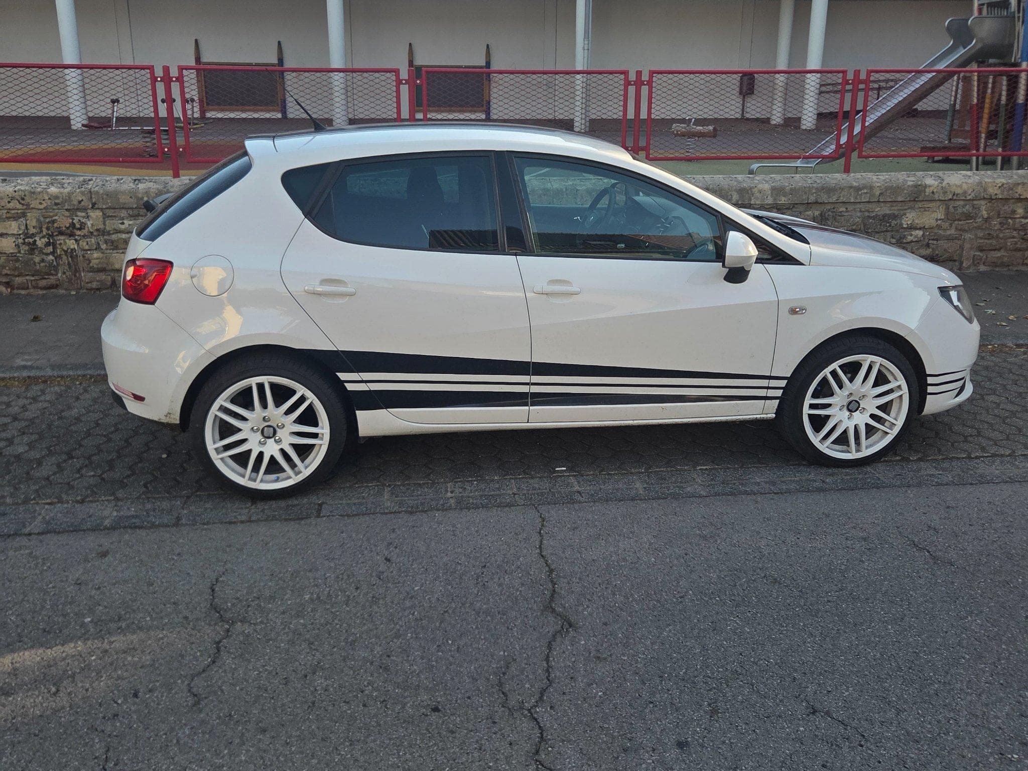 Seat Ibiza 1.6 tdi (2013) - Foto 2