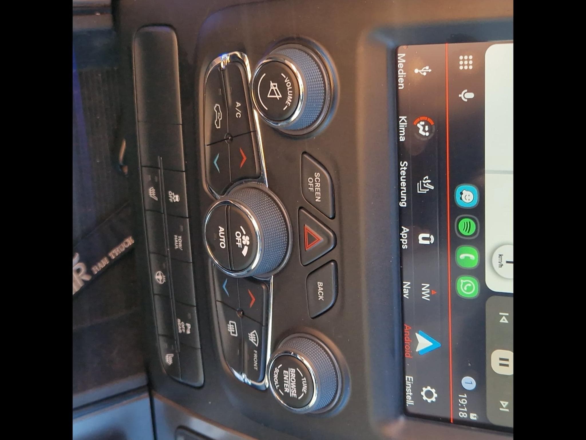 Dodge RAM Classic Mudland Edition (2023) - Photo 5