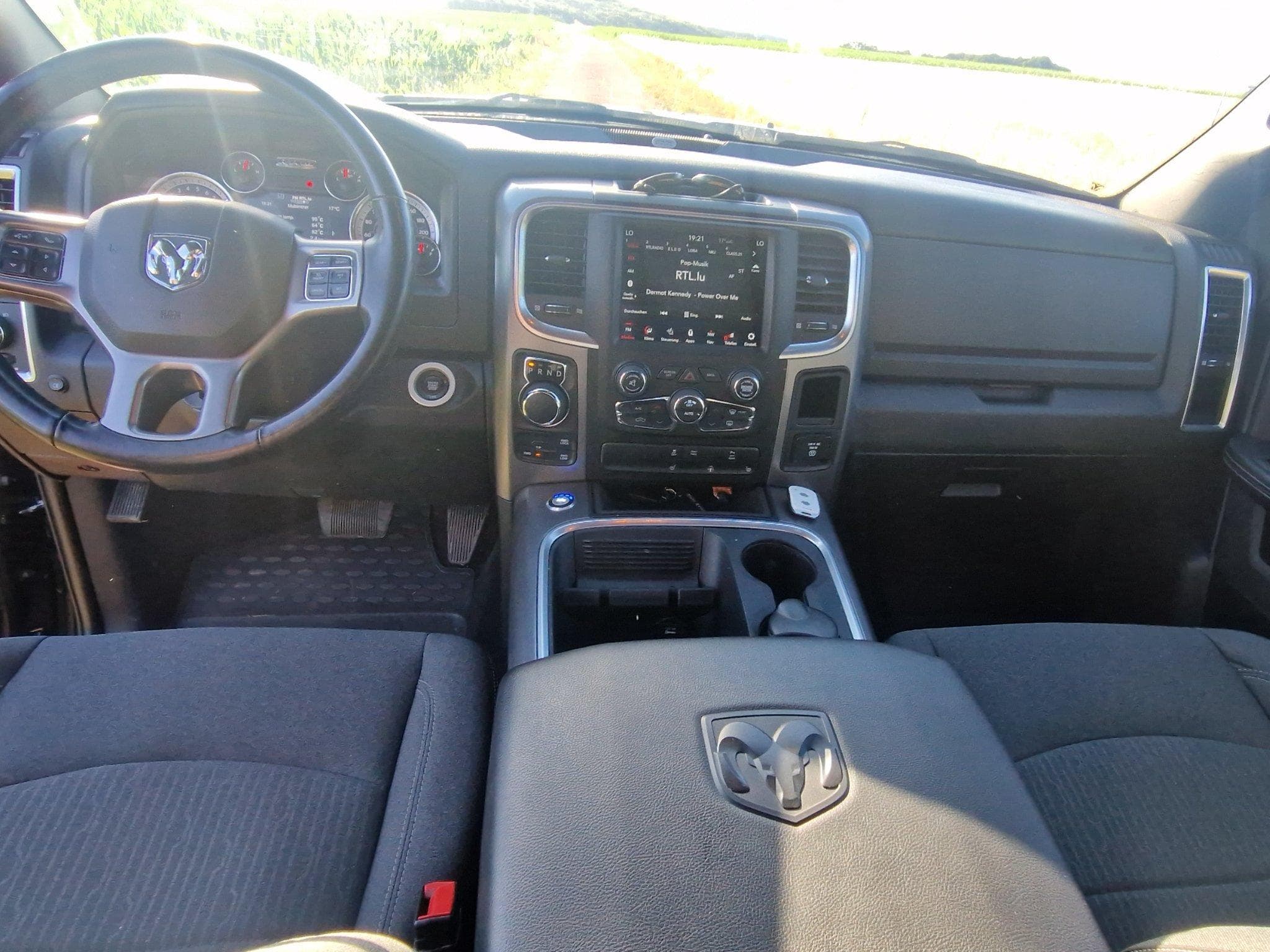 Dodge RAM Classic Mudland Edition (2023) - Photo 9