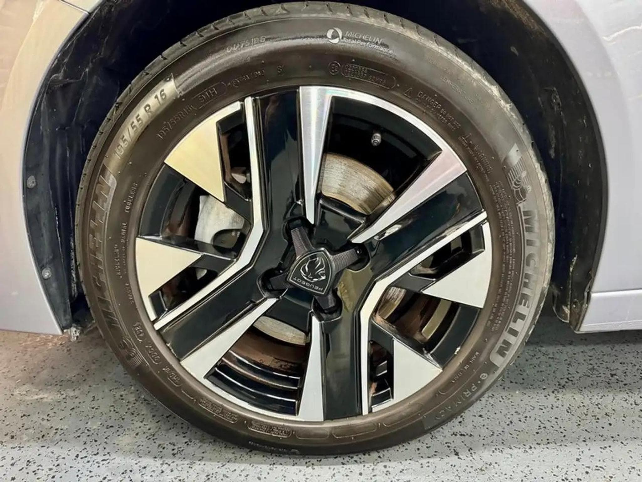 Peugeot 208 (2025) - Photo 3