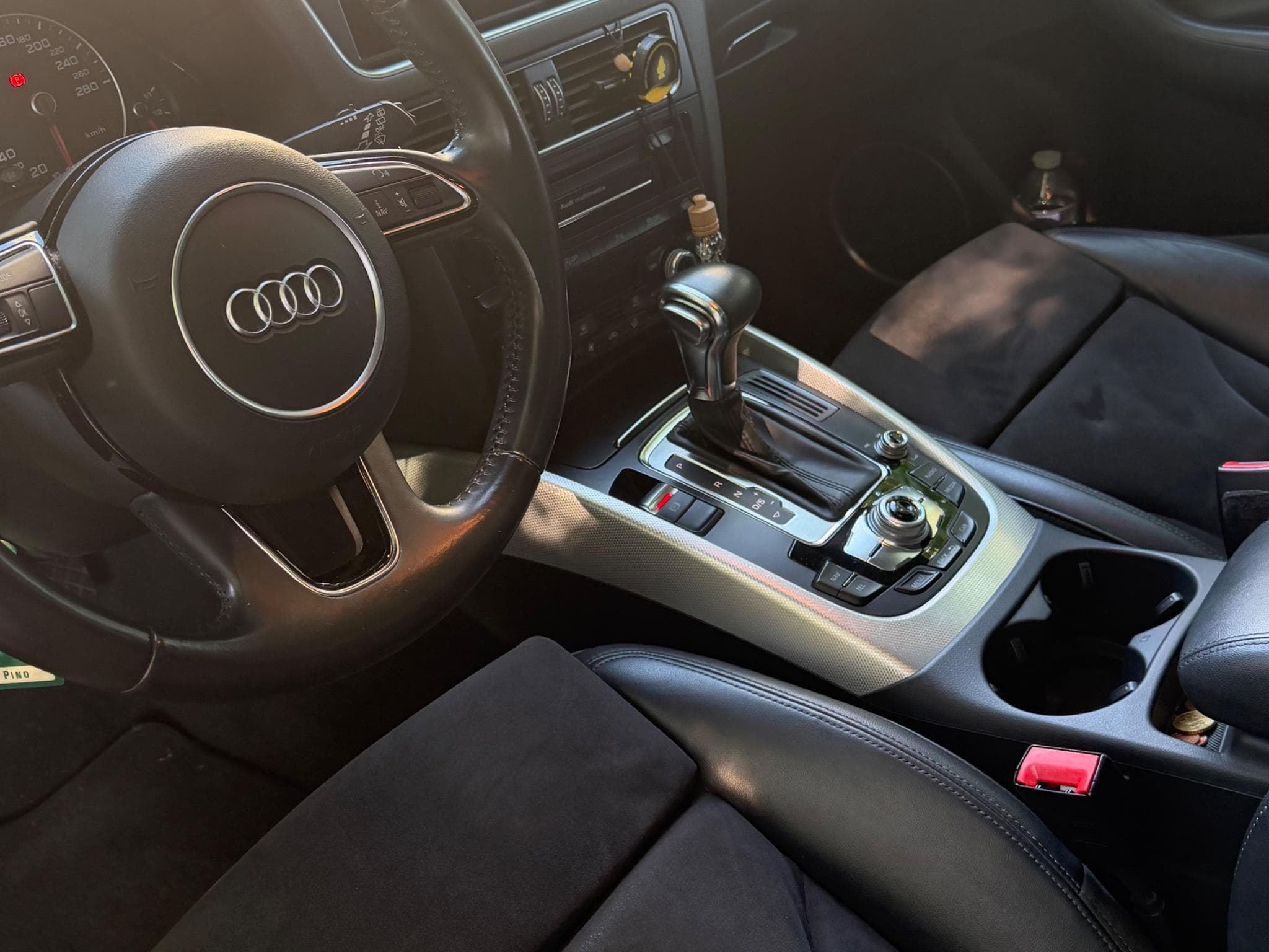 Audi Q5 S-tronic QUATRO (2012) - Photo 2