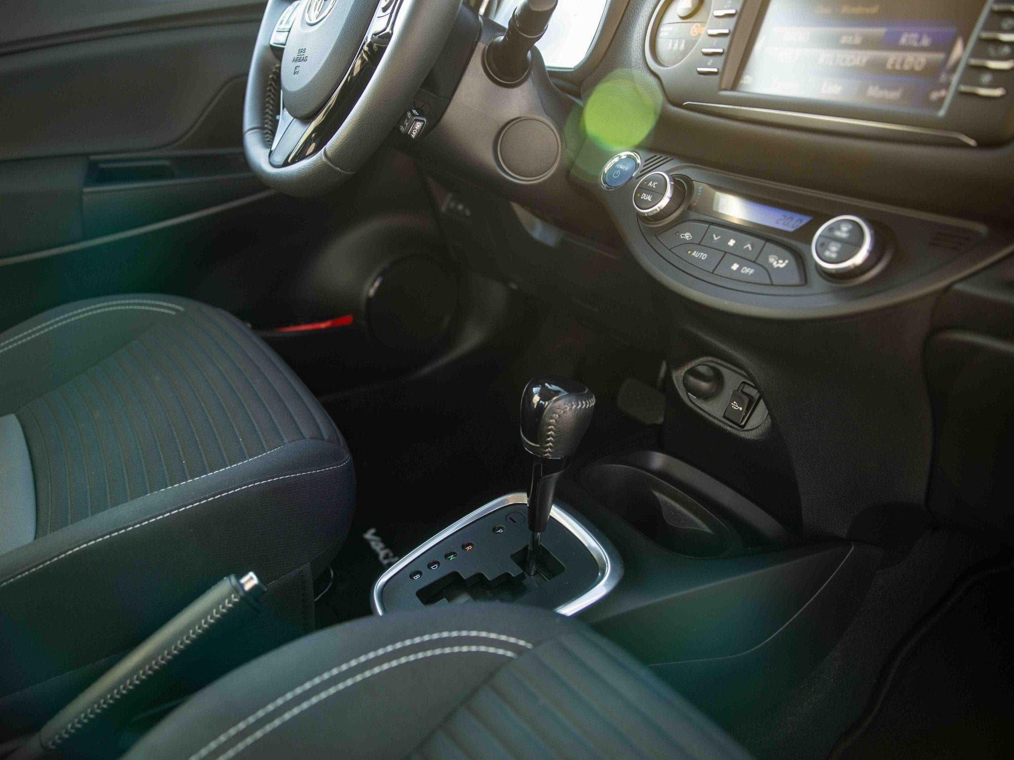 Toyota Yaris 1.5 Hybride e-CVT - Y20 Edition (2019) - Photo 13