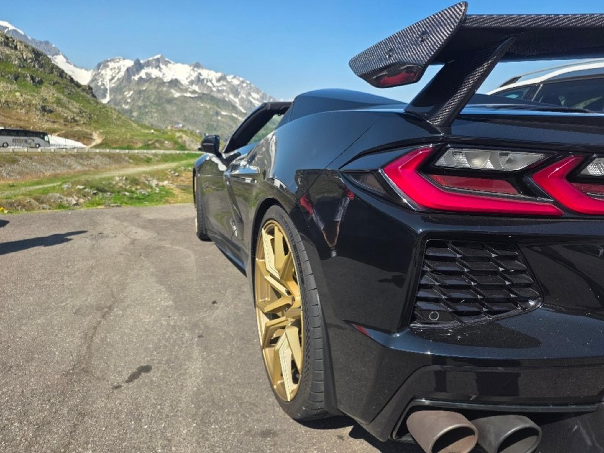Chevrolet Corvette C8 Stingray (2024) - Photo 4