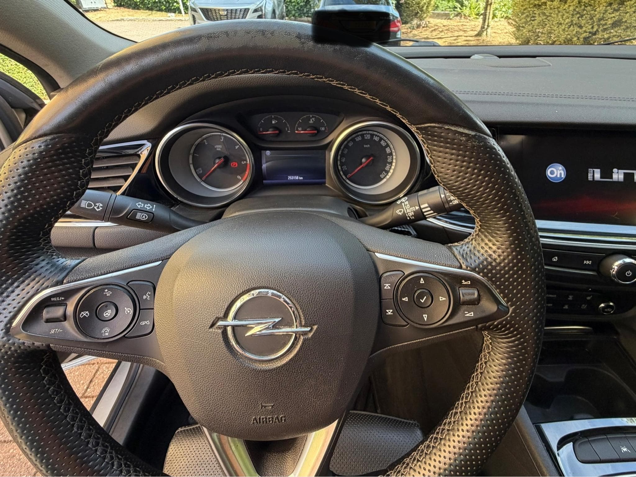 Opel Insignia Exclusive (2018) - Photo 3
