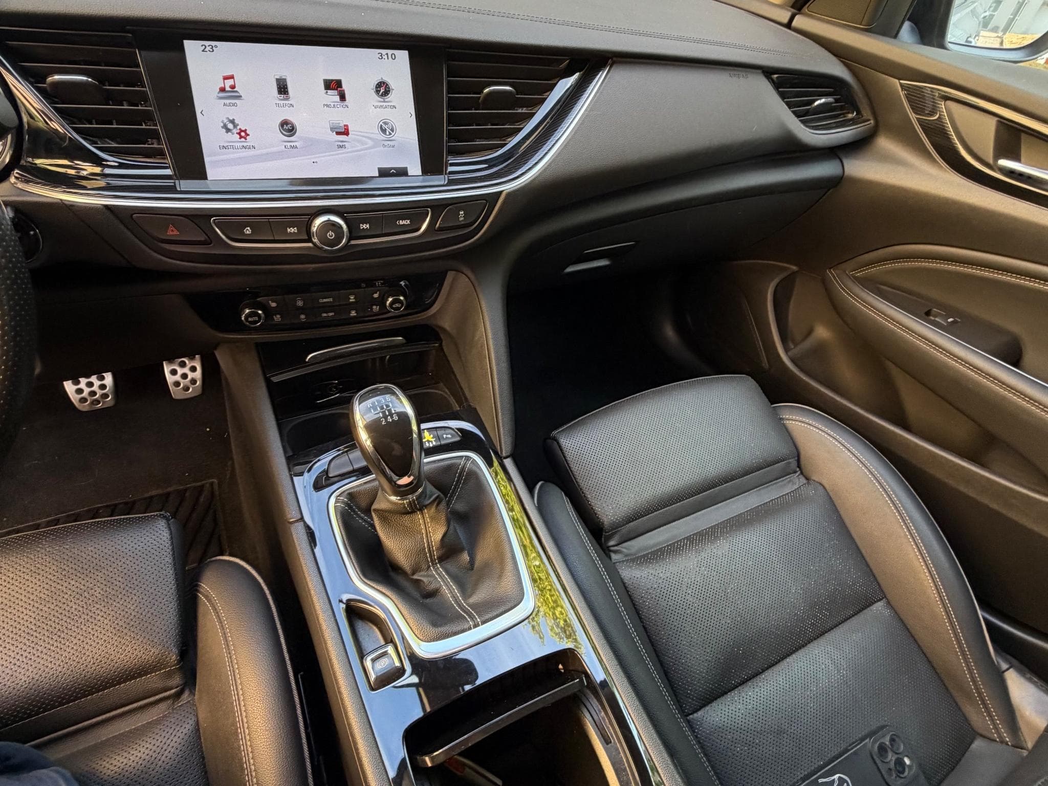 Opel Insignia Exclusive (2018) - Photo 10
