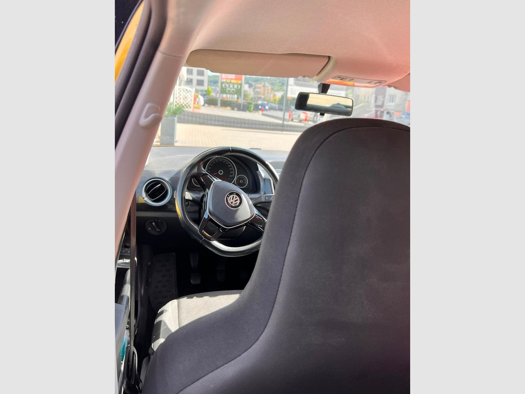 VW UP 999CM3 / 44KW (2017) - Photo 10