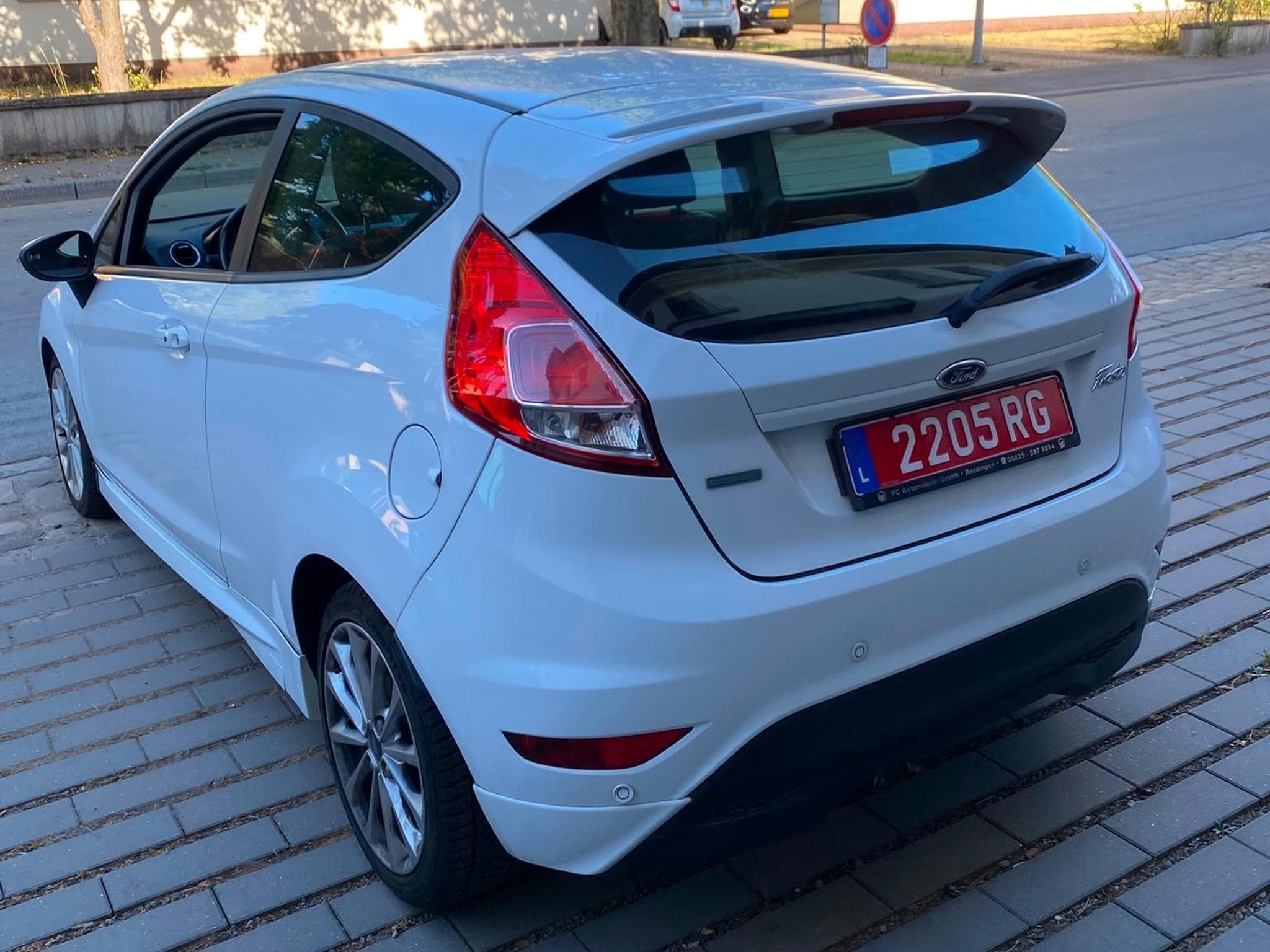 Ford Fiesta 1.0 sport 125 (2013) - Photo 2