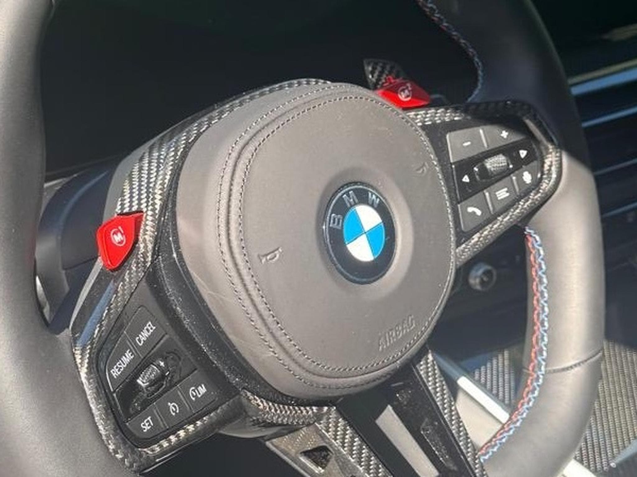 BMW M3 (2024) - Photo 2