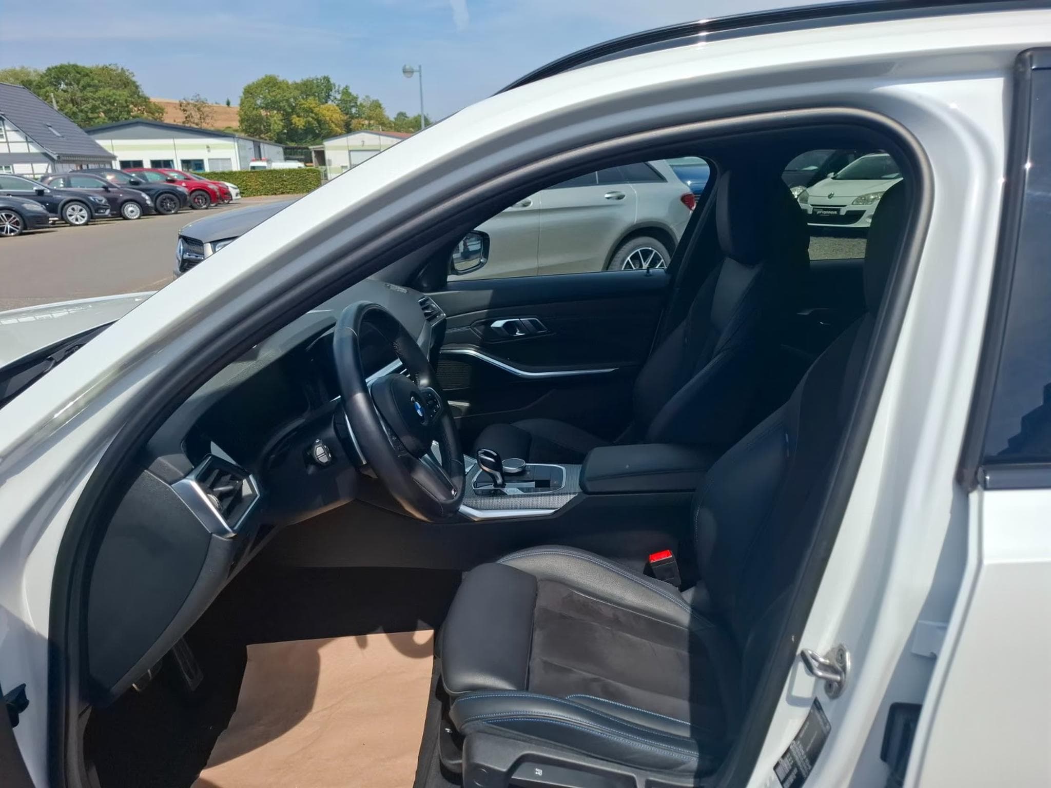 BMW 330 i touring M Sport KAMERA DA LED NAVI NSW LED (2021) - Photo 3
