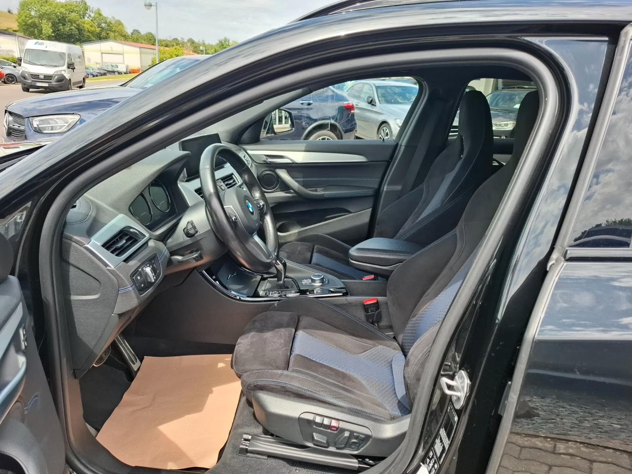 BMW X2 xDrive18 d M Sport MESH NAVI KAM HUD (2020) - Photo 3