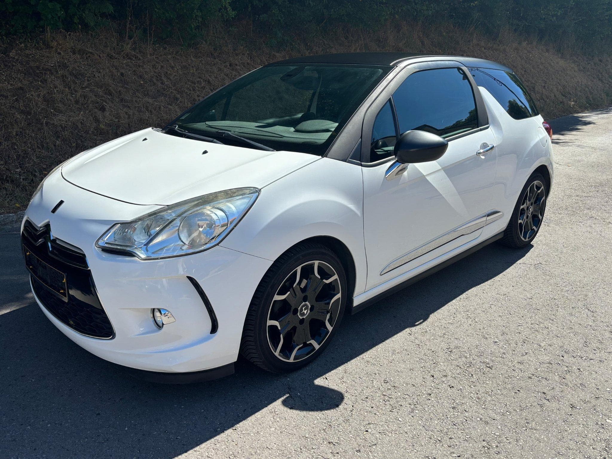 Citroën DS 3 So Chic 1.4 Automatique (2013) - Photo 1