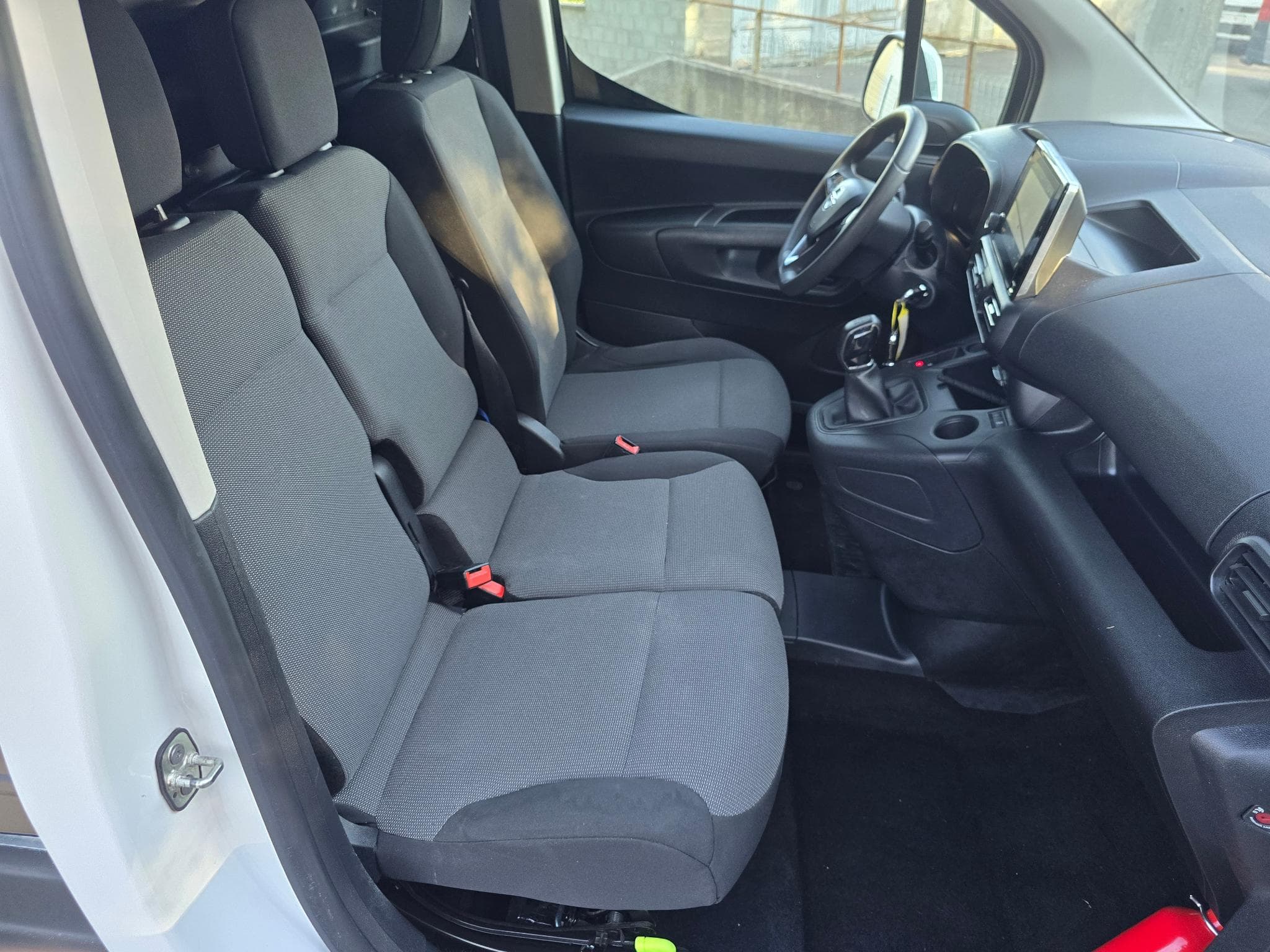 Peugeot Partner hdi 100 cv 1560 cc rare en NV mod opts 3 places 78000 kms 10 (2019) - Photo 9