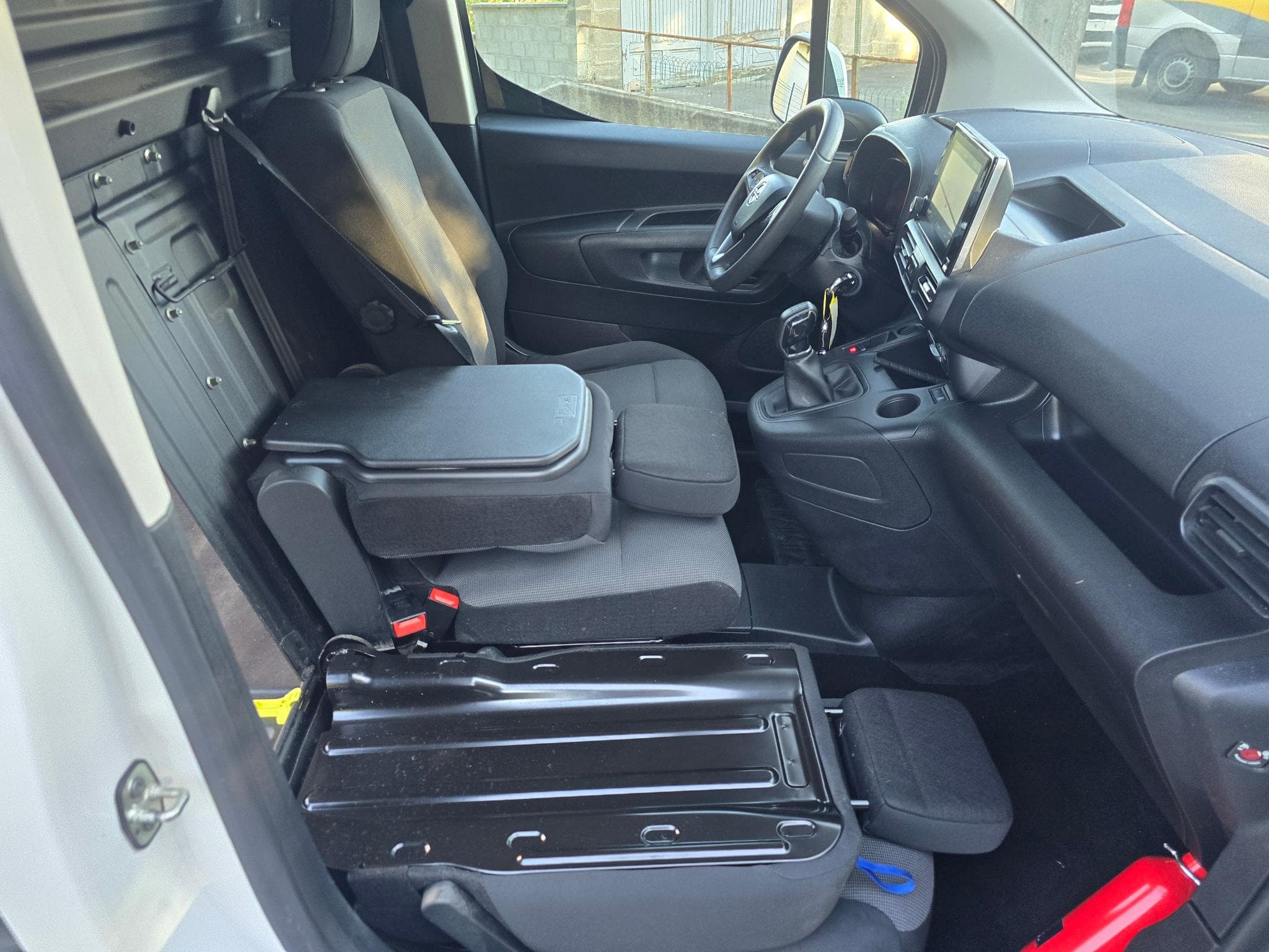 Peugeot Partner hdi 100 cv 1560 cc rare en NV mod opts 3 places 78000 kms 10 (2019) - Photo 8