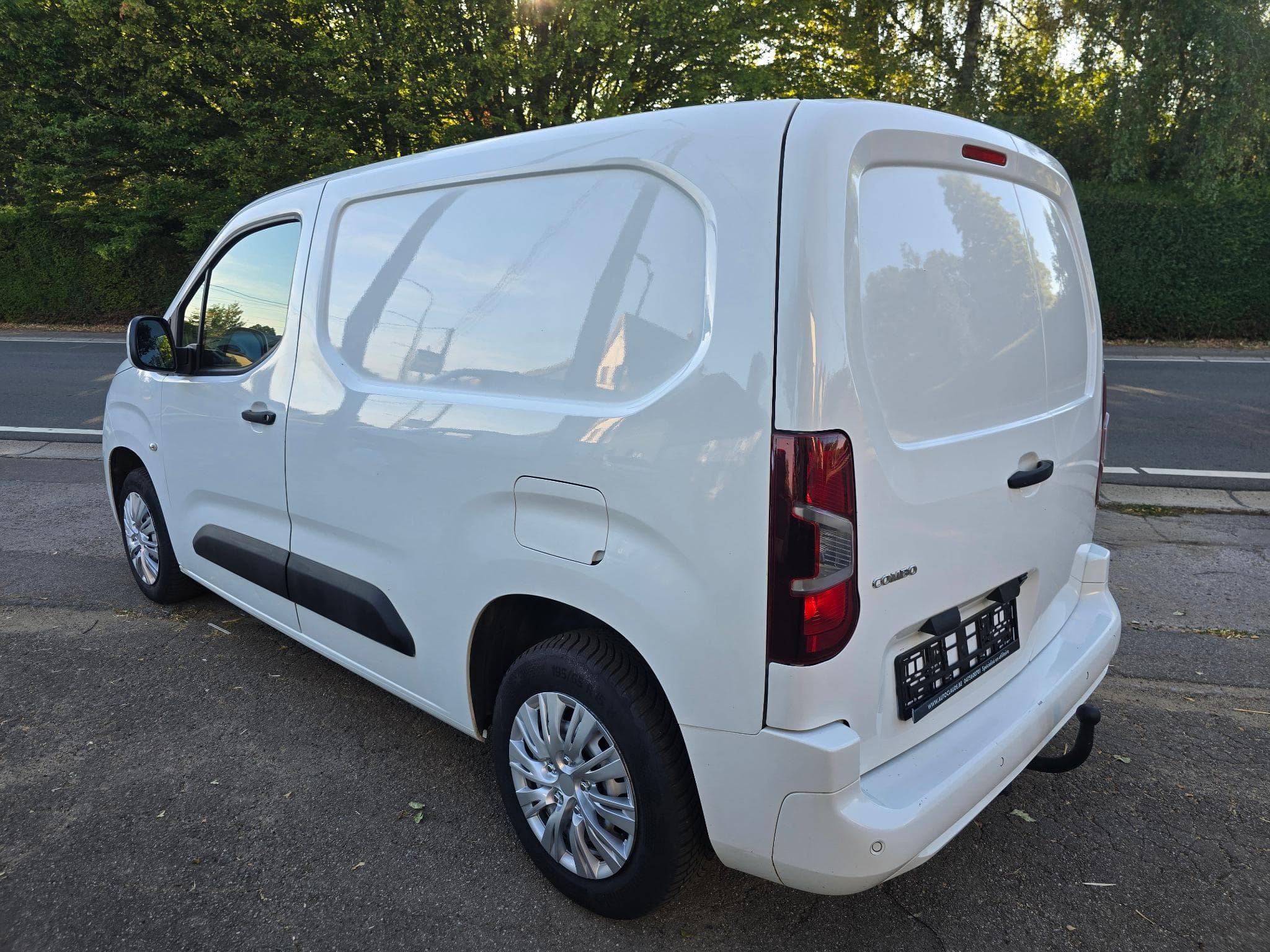 Peugeot Partner hdi 100 cv 1560 cc rare en NV mod opts 3 places 78000 kms 10 (2019) - Photo 3