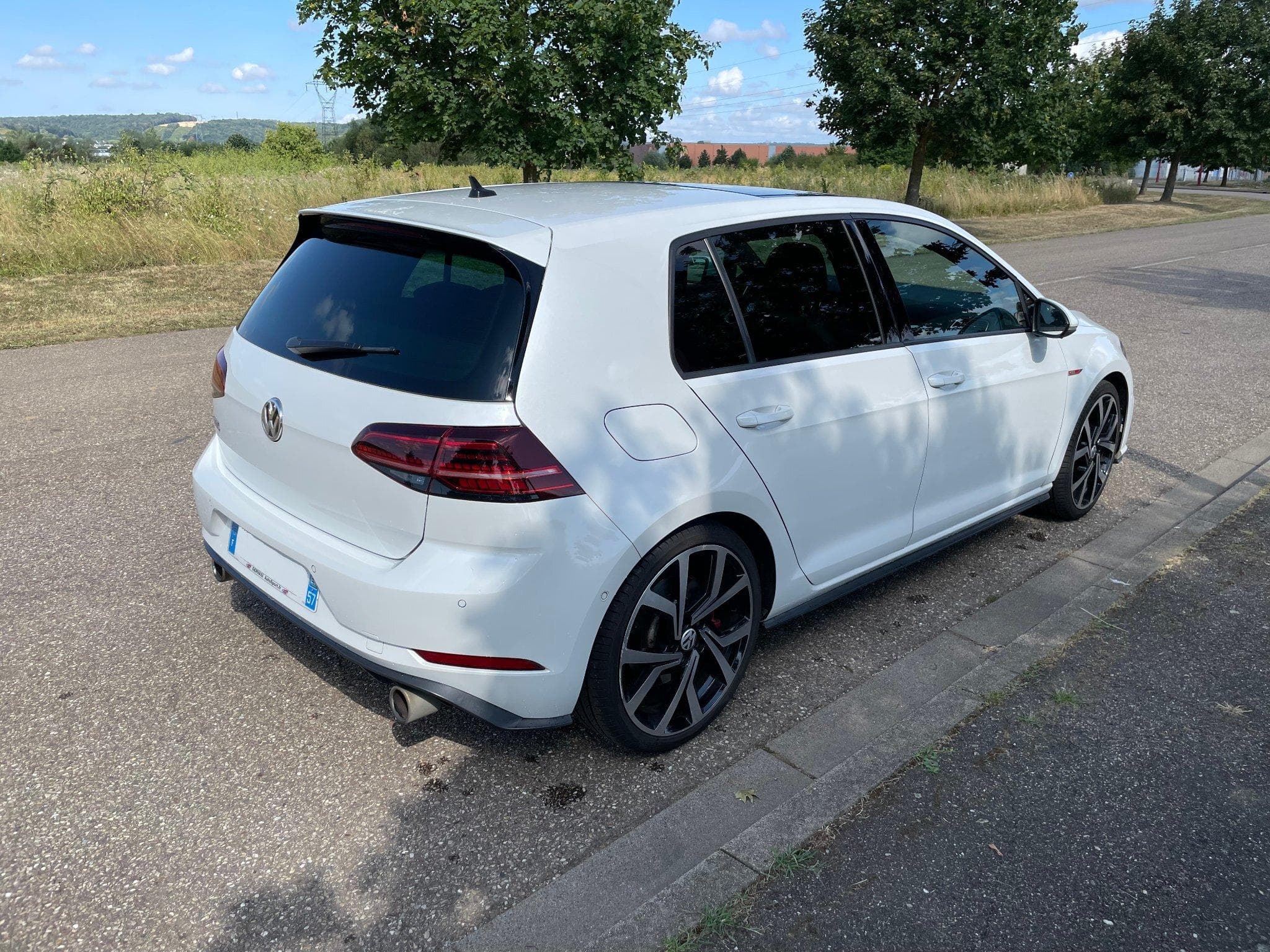 VW Golf VII GTi Perfomance (2018) - Photo 2