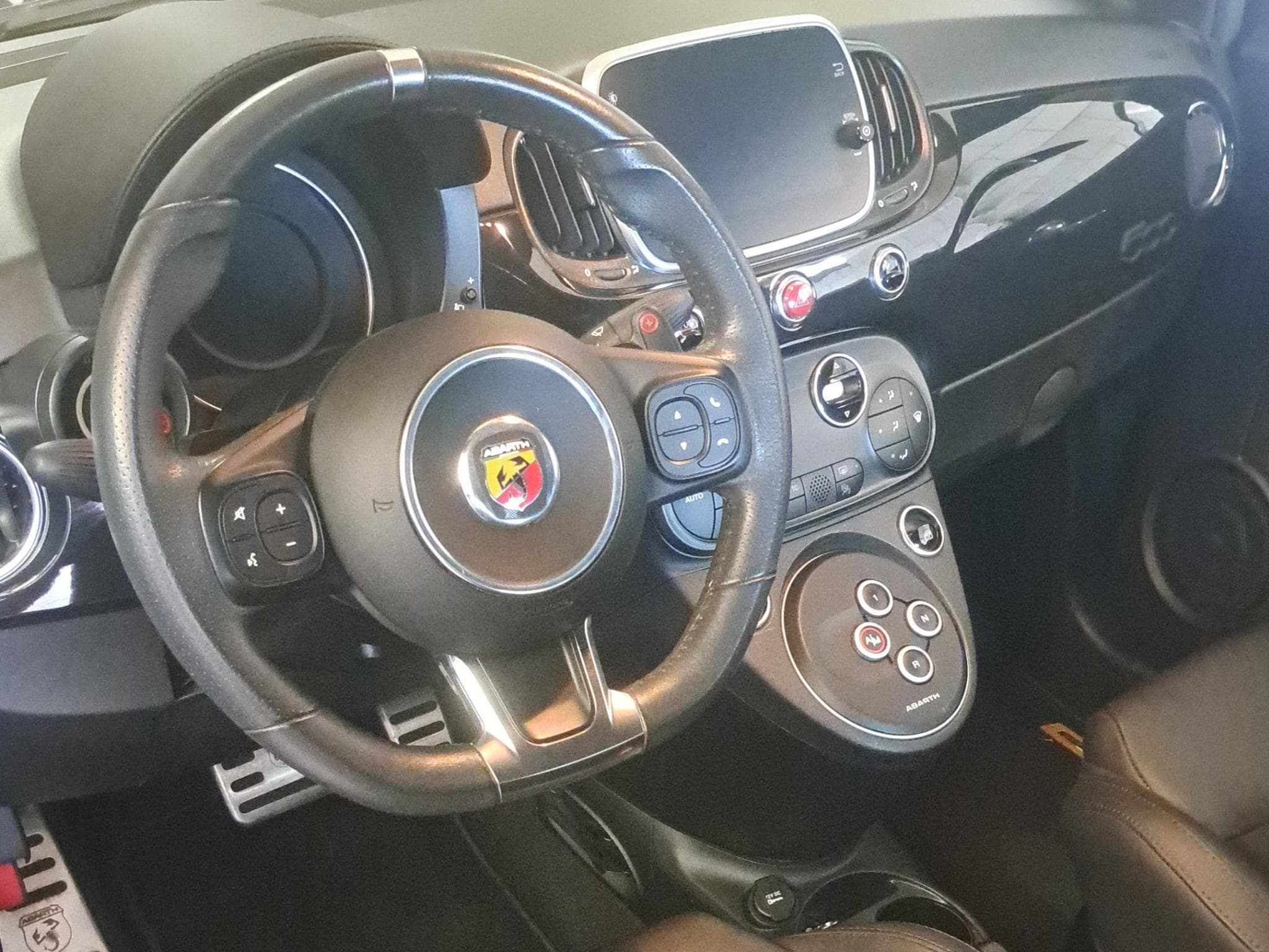 Abarth 595 SCORPIONE ORO (2020) - Photo 2