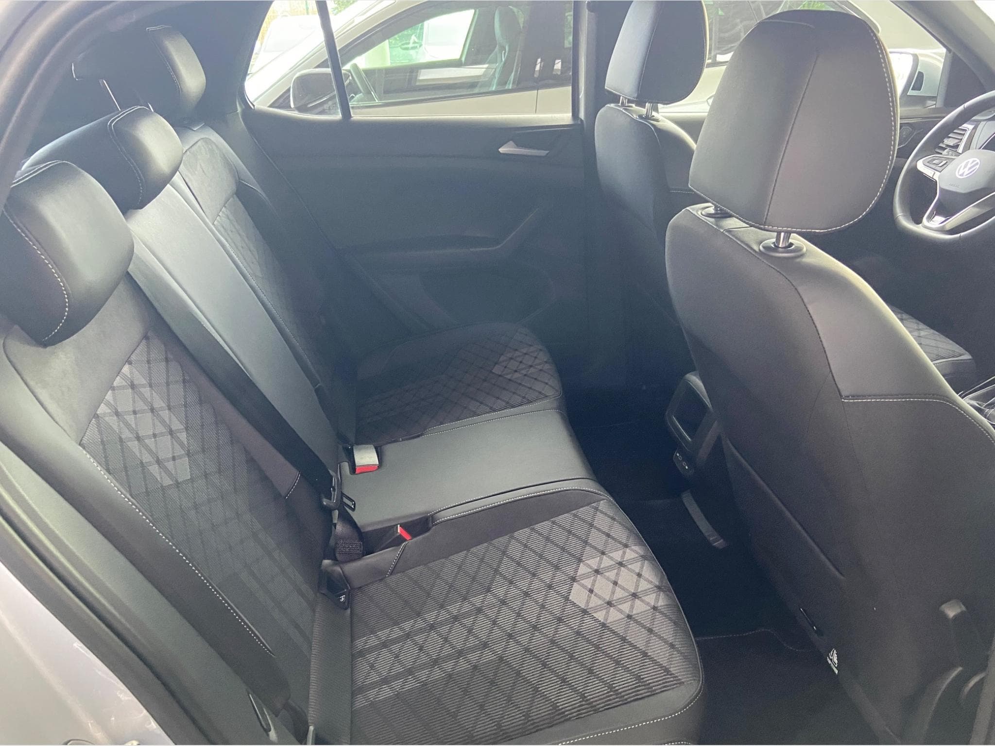 VW T-Cross R-line (2025) - Photo 2
