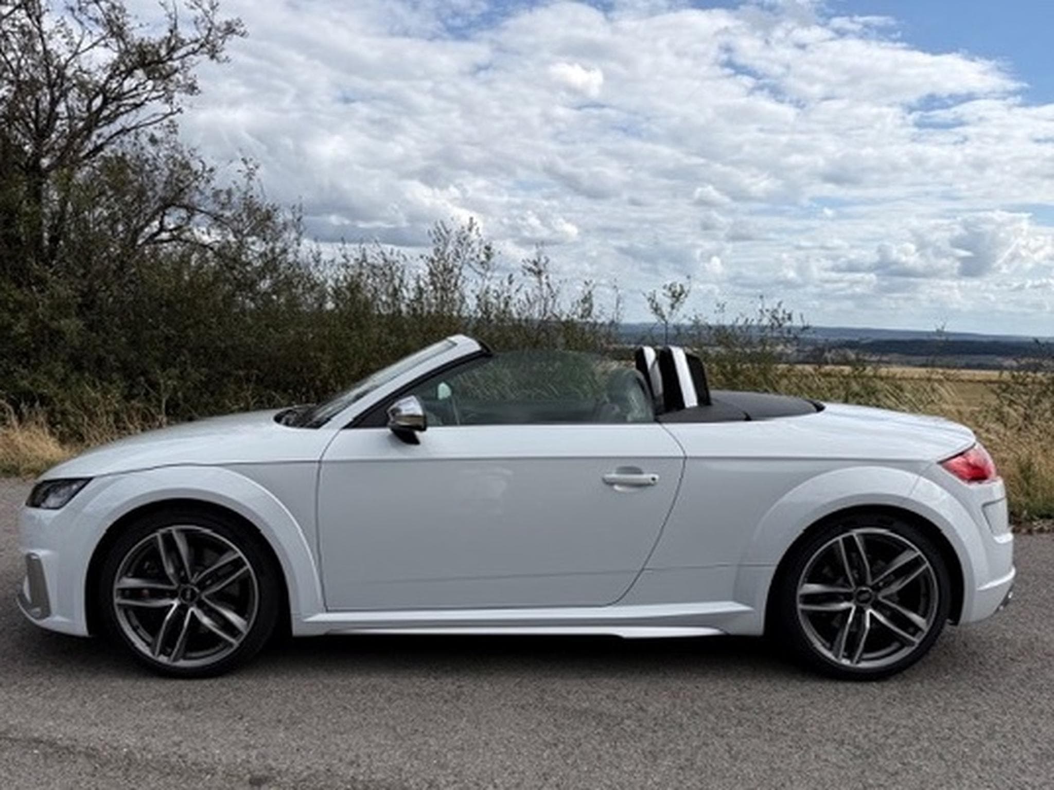 Audi TTS S tronic (2023) - Foto 1
