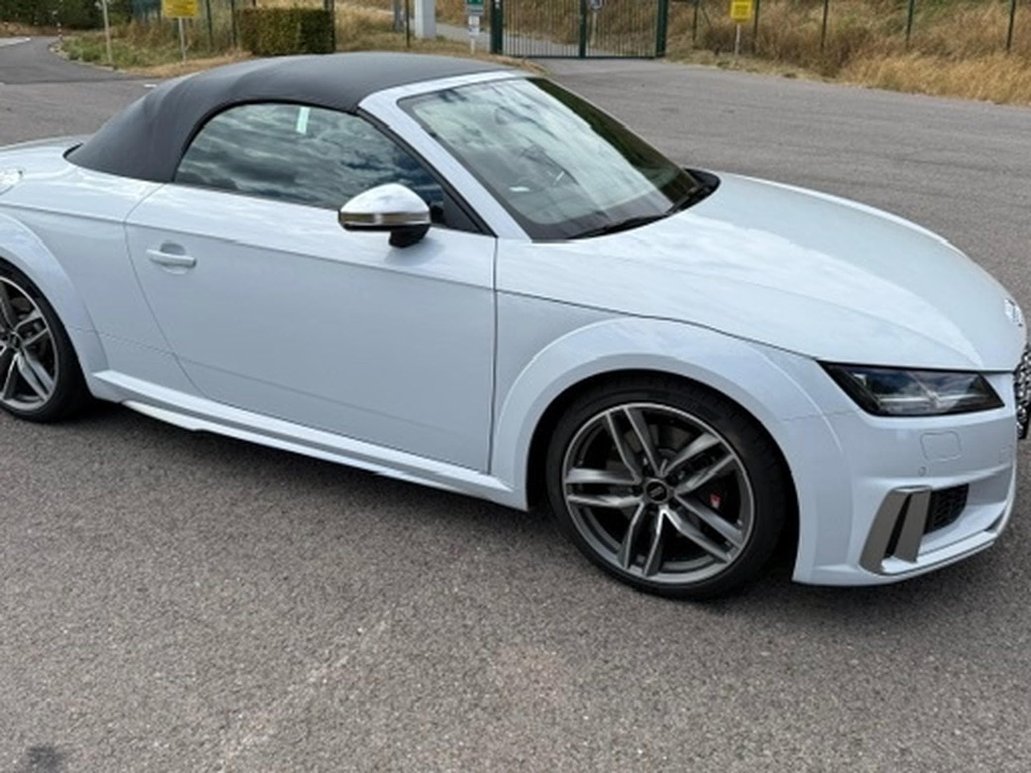 Audi TTS S tronic (2023) - Foto 6
