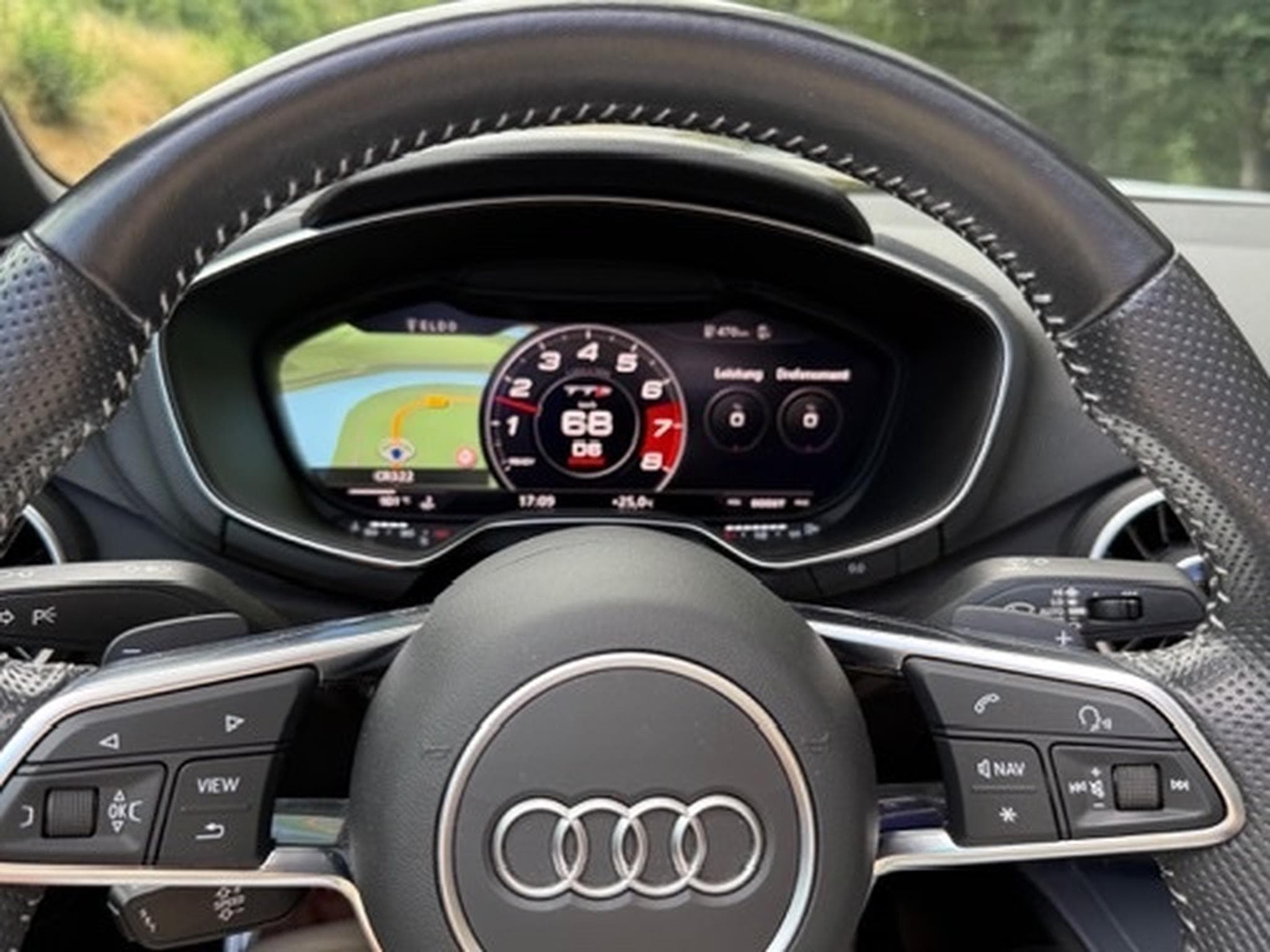 Audi TTS S tronic (2023) - Foto 8