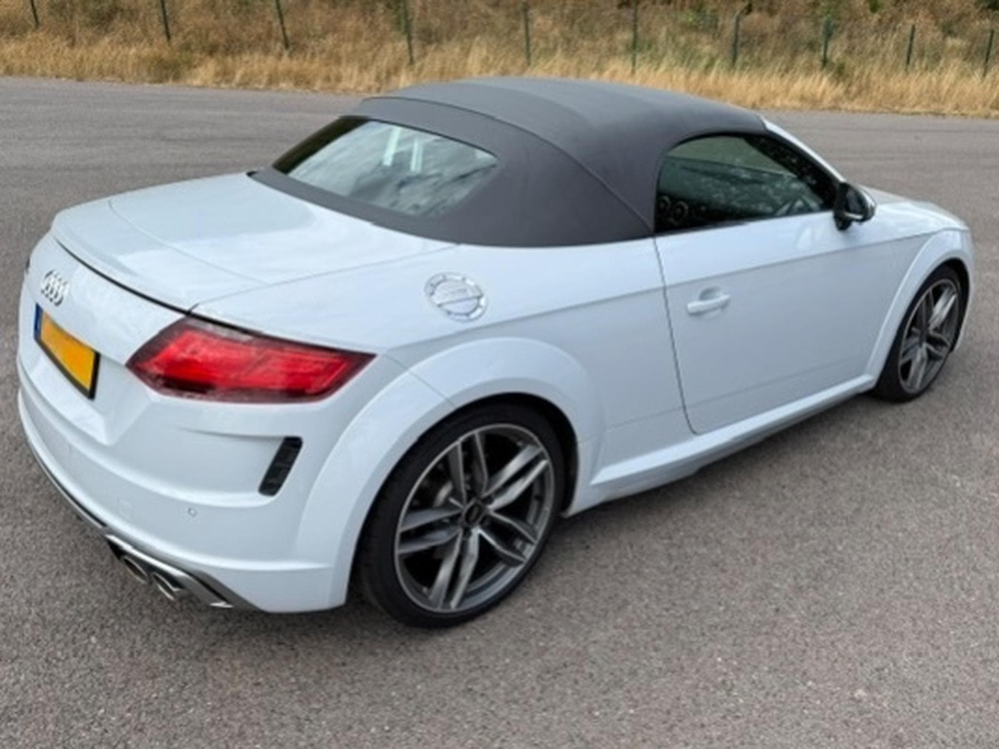 Audi TTS S tronic (2023) - Foto 14